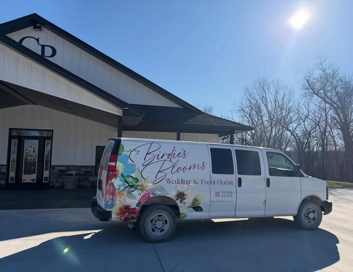 Debuting our newly wrapped Birdie&rsquo;s Blooms delivery van! No better place to start out than at @centralpark.eolia 💐👏🏼

So excited for a season full of beautiful deliveries and even sweeter moments 🤍

Wrap by @customtints_wentzville