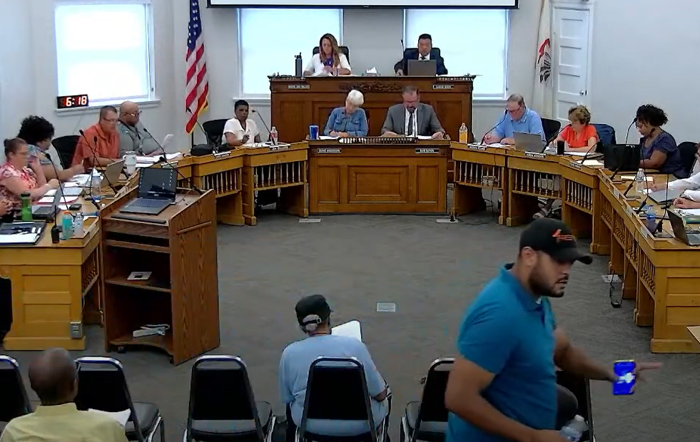 Freeport City Council Passes Grocery Tax in Near-Empty Chamber