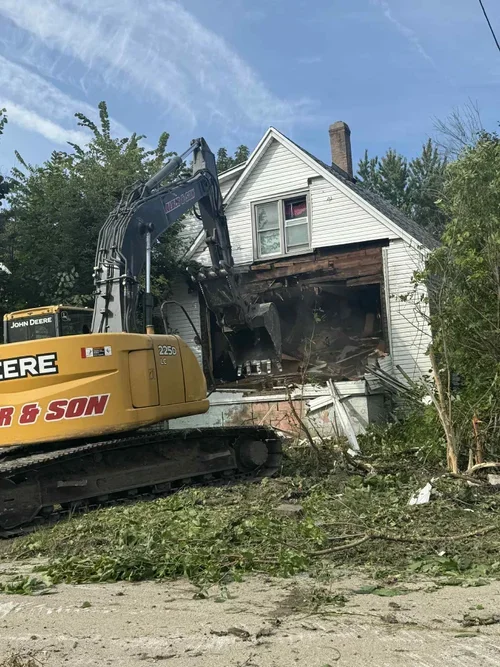 Demolitions in Freeport:Is Public Health Being Ignored?