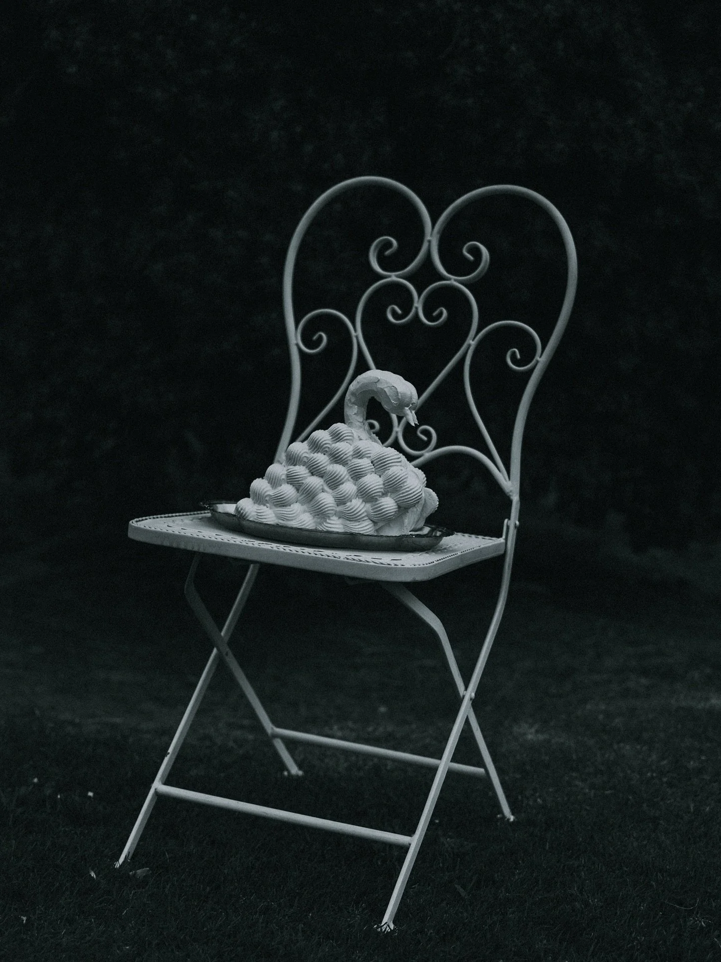 The star of the show - a delicate swan made from meringue with a hidden cake insert. A modern fairytale trend, the swan represents beauty and grace. 

Crafted by @sunday__sprinkles 

Photographer @haven.photography.ellie 
Content Creator @aligned_bts