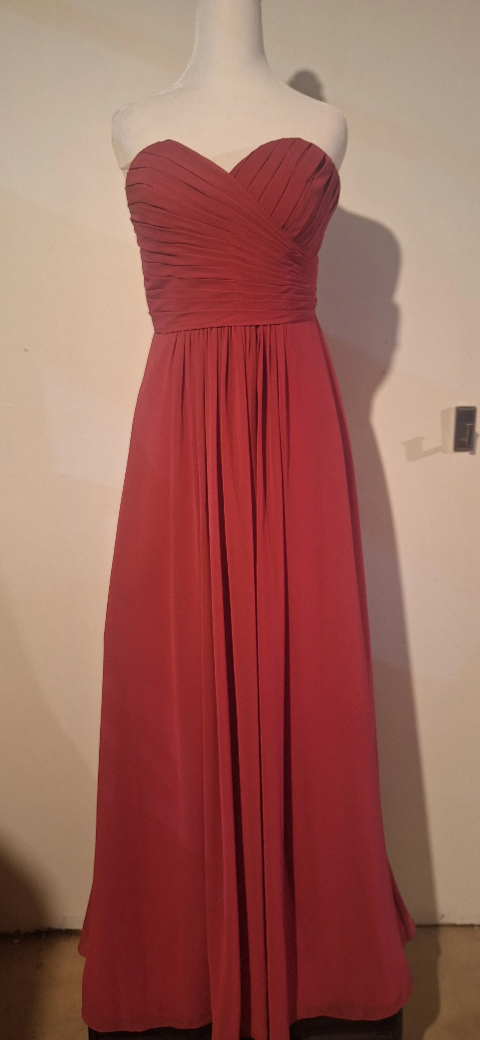 Bill Levkoff, Glamorous Fuchsia Strapless Gown, Size 10