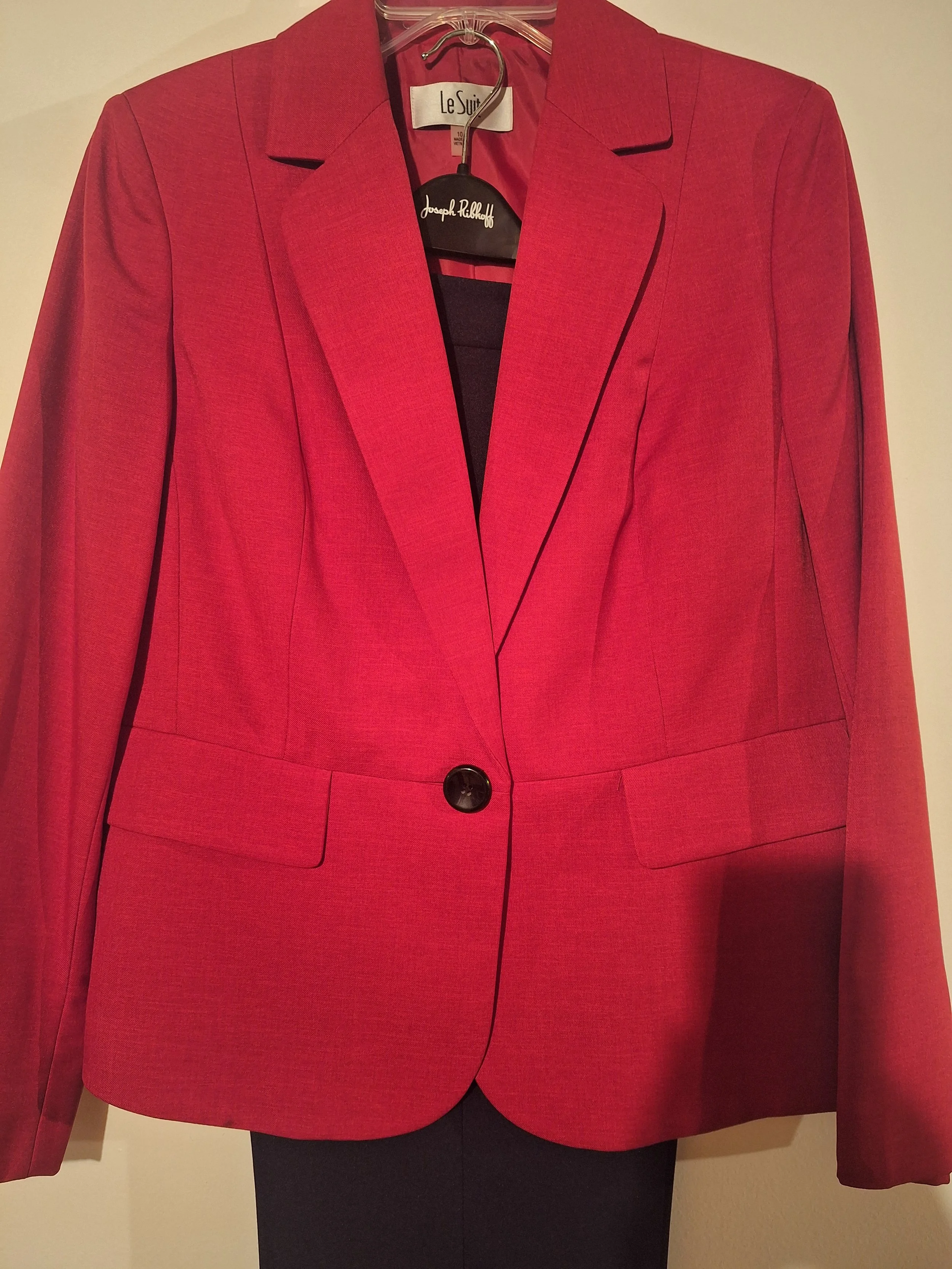 Le Suit Women's Professional Pant Suit Red Blazer/Black Pants, Size 12