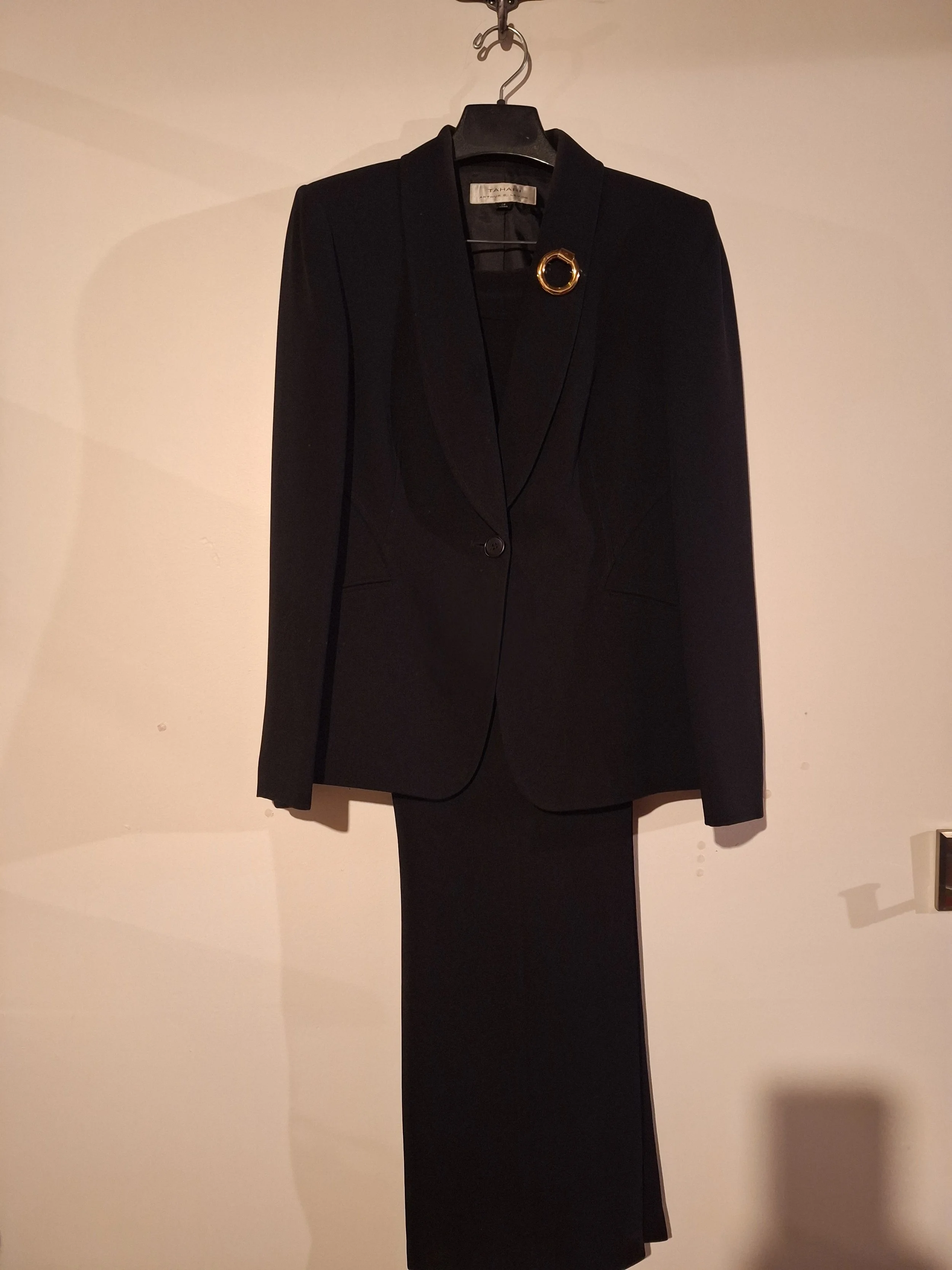 Tahari, Sophisticated Black Blazer & Pant Set