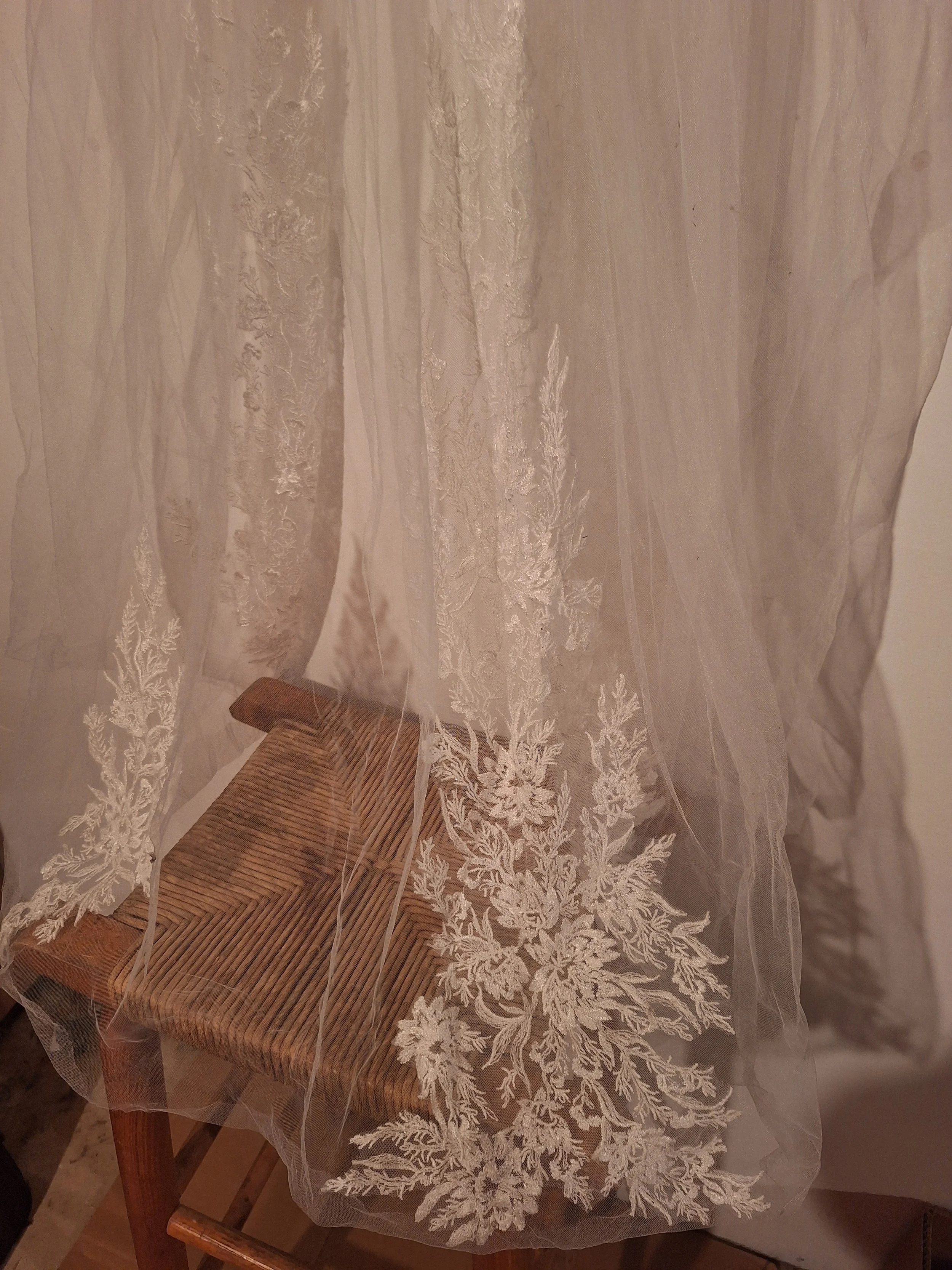 Ethereal Dream Lace Veil