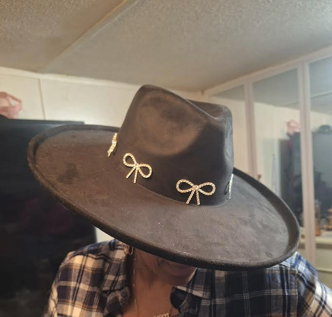 Chic Bow-Adorned Wide-Brim Hat