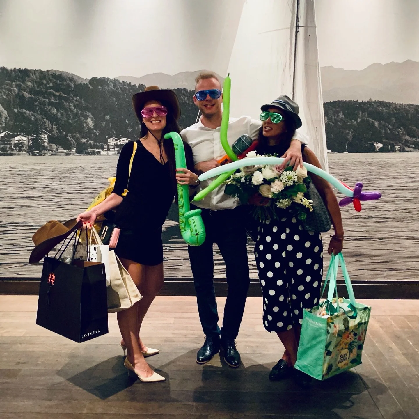 Heute hat mir mein Handy dieses Foto vorgeschlagen und ja&hellip;ich klicke da immer drauf. Ich liebe Erinnerungen und besonders diese. ❤️

Es war ca. 3 Uhr fr&uuml;h nach der Party einer Destination Wedding am W&ouml;rthersee. 

Gef&uuml;hlt habe ic