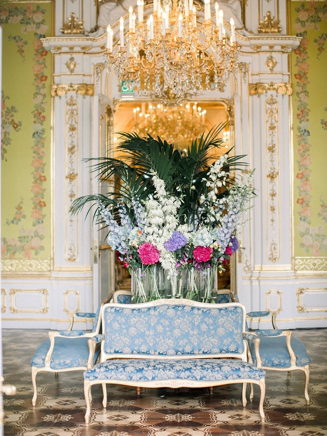 Persian Destination wedding weekend in Vienna 👑

Photos: @sotiris_tsakanikas 

#destinationweddingplanner #gettingmarried #destinationweddingaustria #destinationweddingplanner #persianwedding