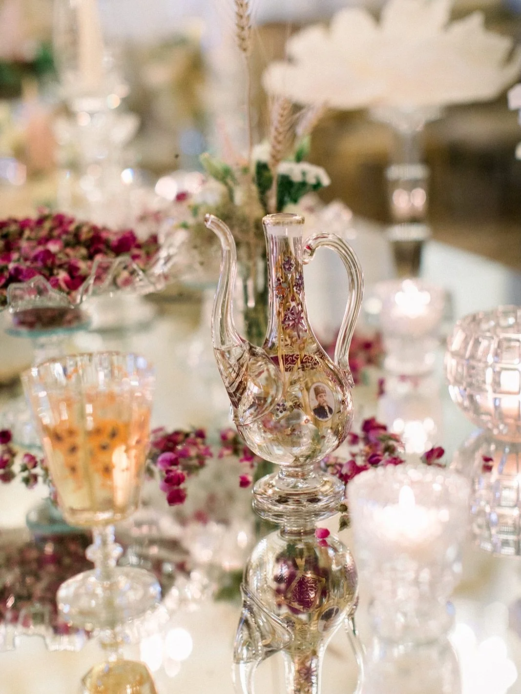 Persian Sofreh at its best for our persian Destination wedding weekend in Vienna 👑

Photos: @sotiris_tsakanikas 

#destinationweddingplanner #gettingmarried #persiandestinationwedding #persianwedding 
#bestweddingplanner