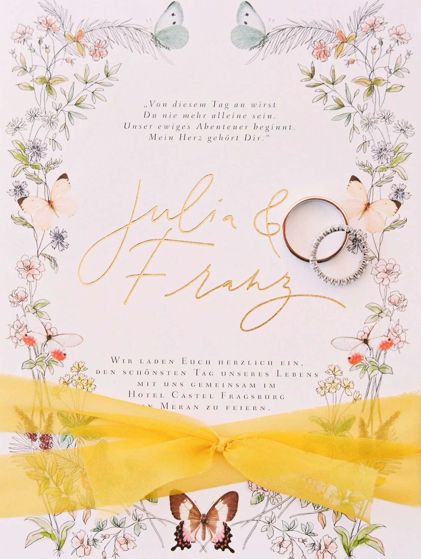 Stationery by @shhhmydarling 👑

Photo: @ashleyludaescherphoto 

#destinationweddingplanner #gettingmarried #destinationweddingitaly 
#bestweddingplanner #italywedding