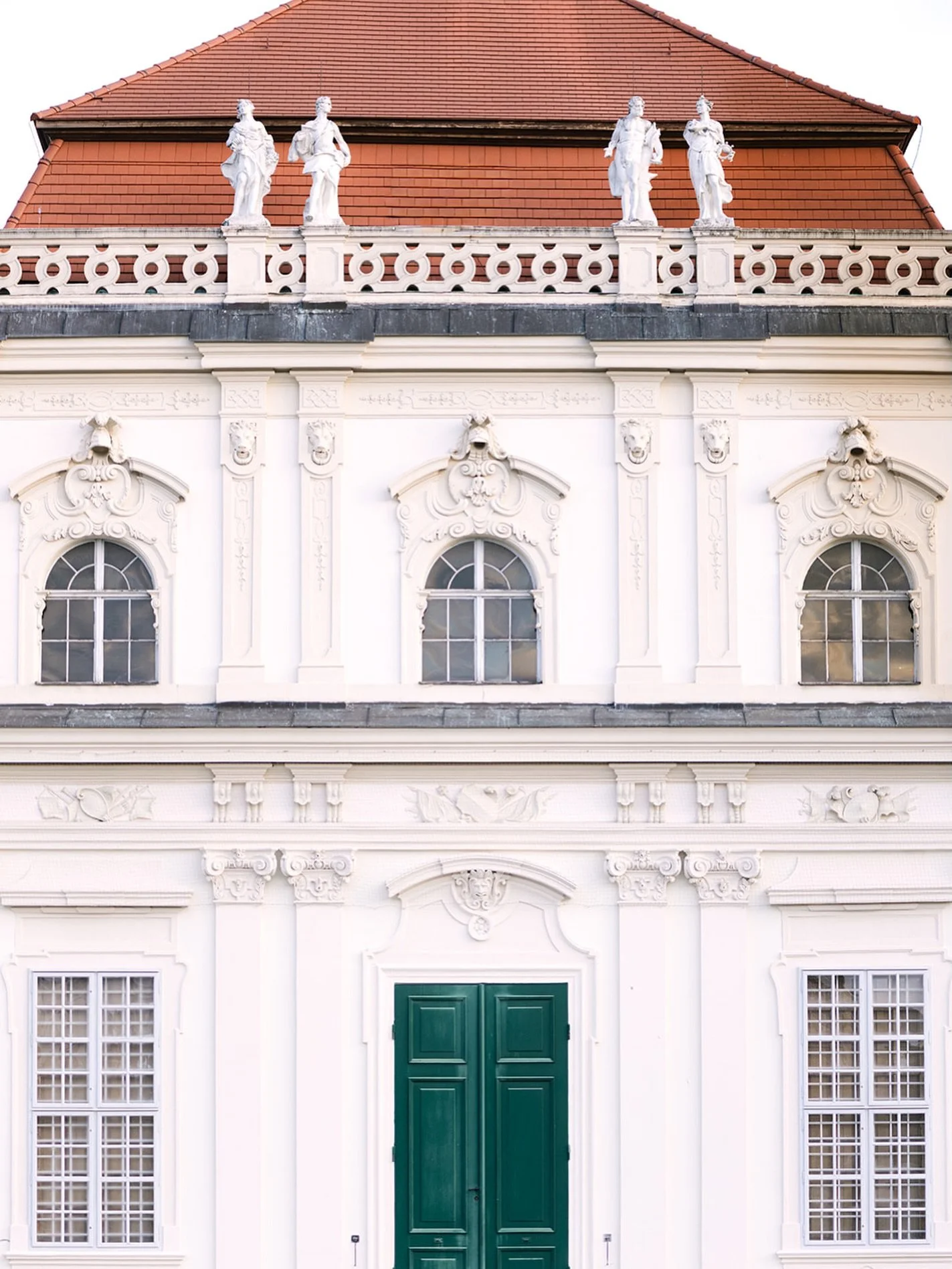 Beautiful shot by @agneskinczer_photography of one of the most perfect destination wedding venues in Vienna 
@belvederemuseum 😍

#destinationweddingplanner #gettingmarried #destinationweddingaustria
#bestweddingplanner #weddingplanner