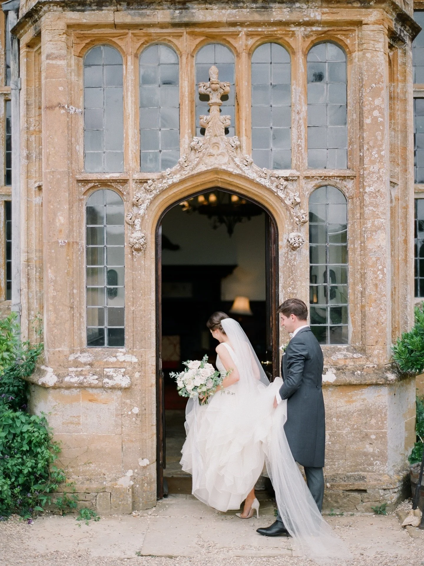 English Jane Austen destination wedding in Somerset. Time stopped and we really felt like in one of her novels 👑

Bridal gown: @elfenkleid_atelier 
Photo: @peterandveronika 

#destinationweddingplanner #gettingmarried #destinationweddingengland
#