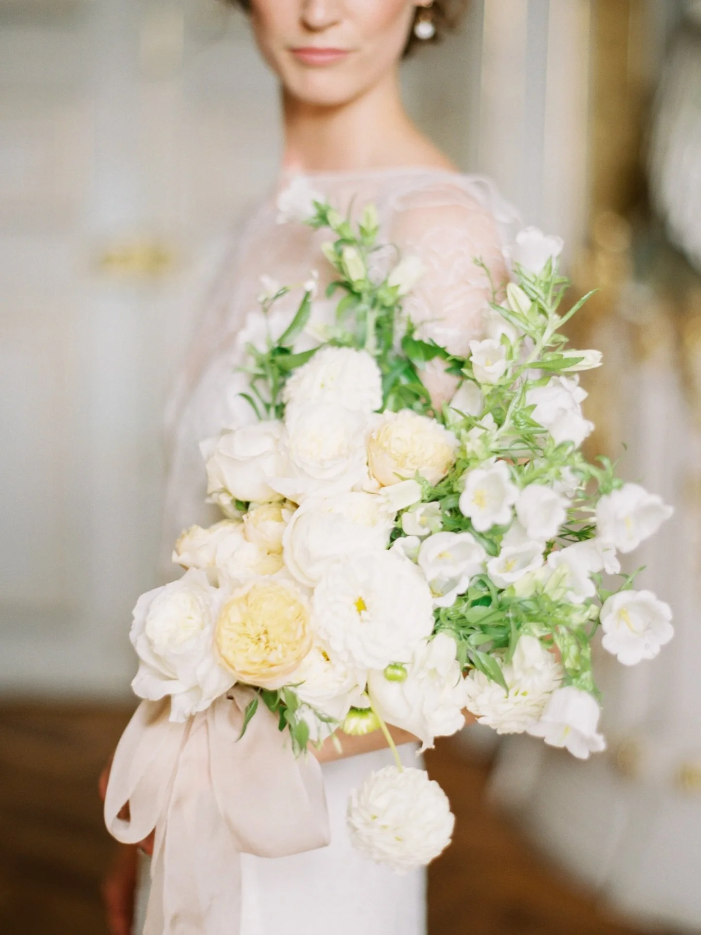 Bridal beauty with spring bouquet during one of our US Destination Weddings in Austria ✨

Photo captured by @ashleyludaescherphoto 

#destinationweddingplanner #gettingmarried #destinationweddingaustria
#bestweddingplanner #bride