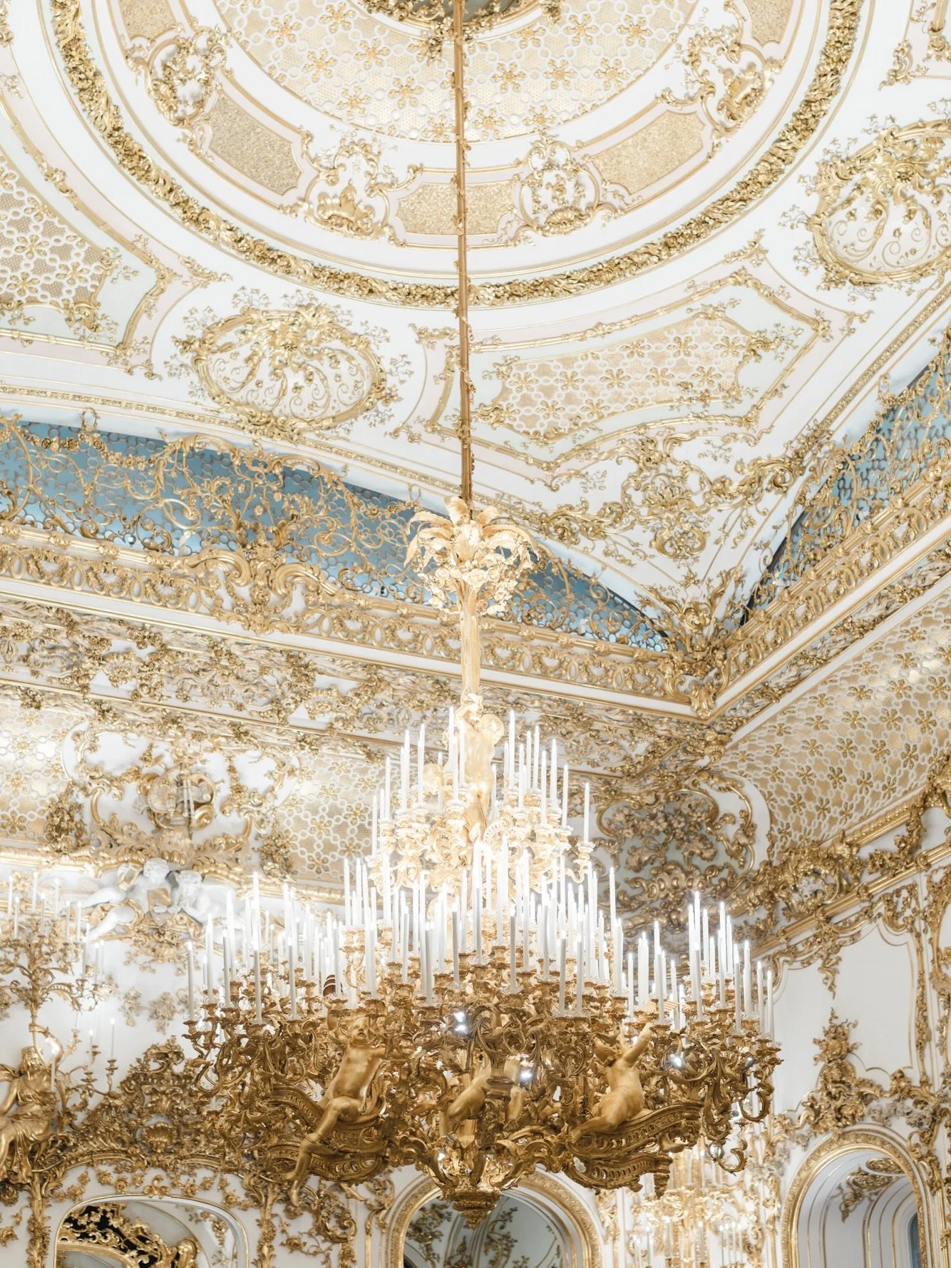Historic details and stunning rooms at one of 
preferred Destination Wedding venues in Vienna 👑

Photos captured by @astridneumannwedding 

#destinationweddingplanner #gettingmarried #destinationweddingaustria
#bestweddingplanner #fineartwedding