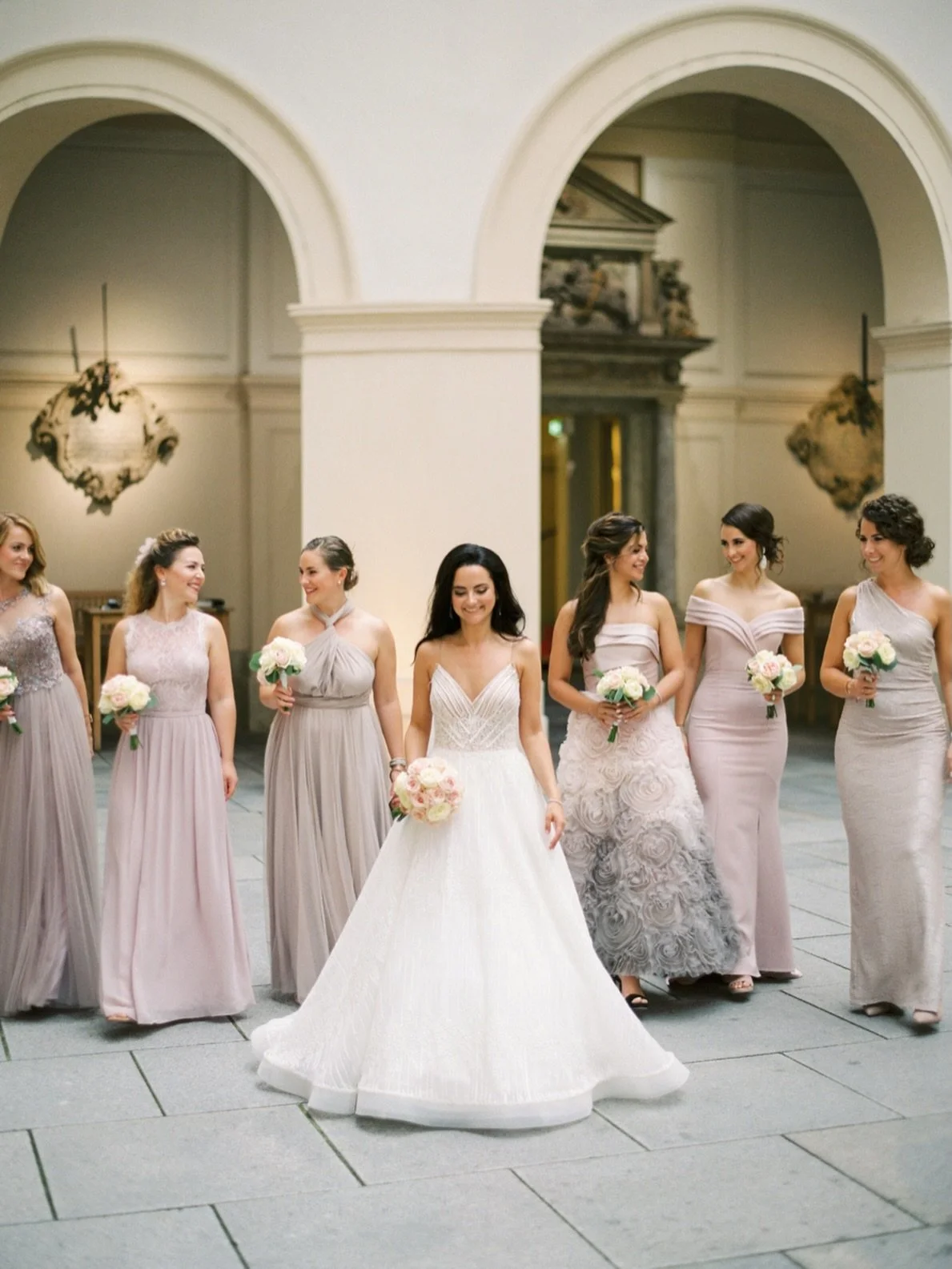 Beautiful Persian bride with her friends after ceremony 🤍

Photos: @stefaniekapraphoto 

#destinationweddingplanner #gettingmarried #persiandestinationwedding
#bestweddingplanner #persianwedding