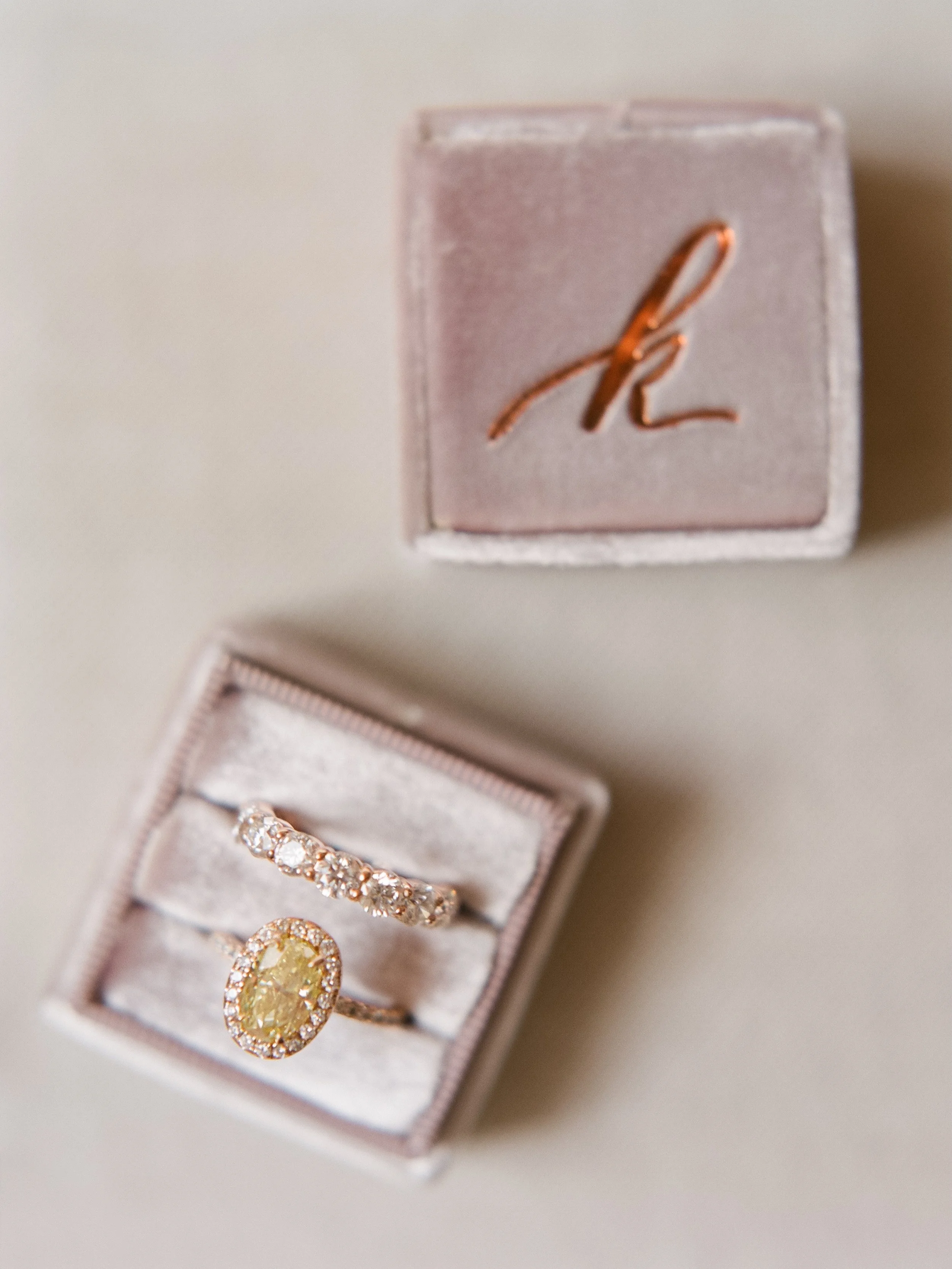 Rings and nothing more to say. Just perfect to seal the bond between bride and groom, husband and wife during the perfect 
Destination Wedding in the South of France 💍🤍

Photo: @peterandveronika 

#destinationweddingplanner #gettingmarried #desti