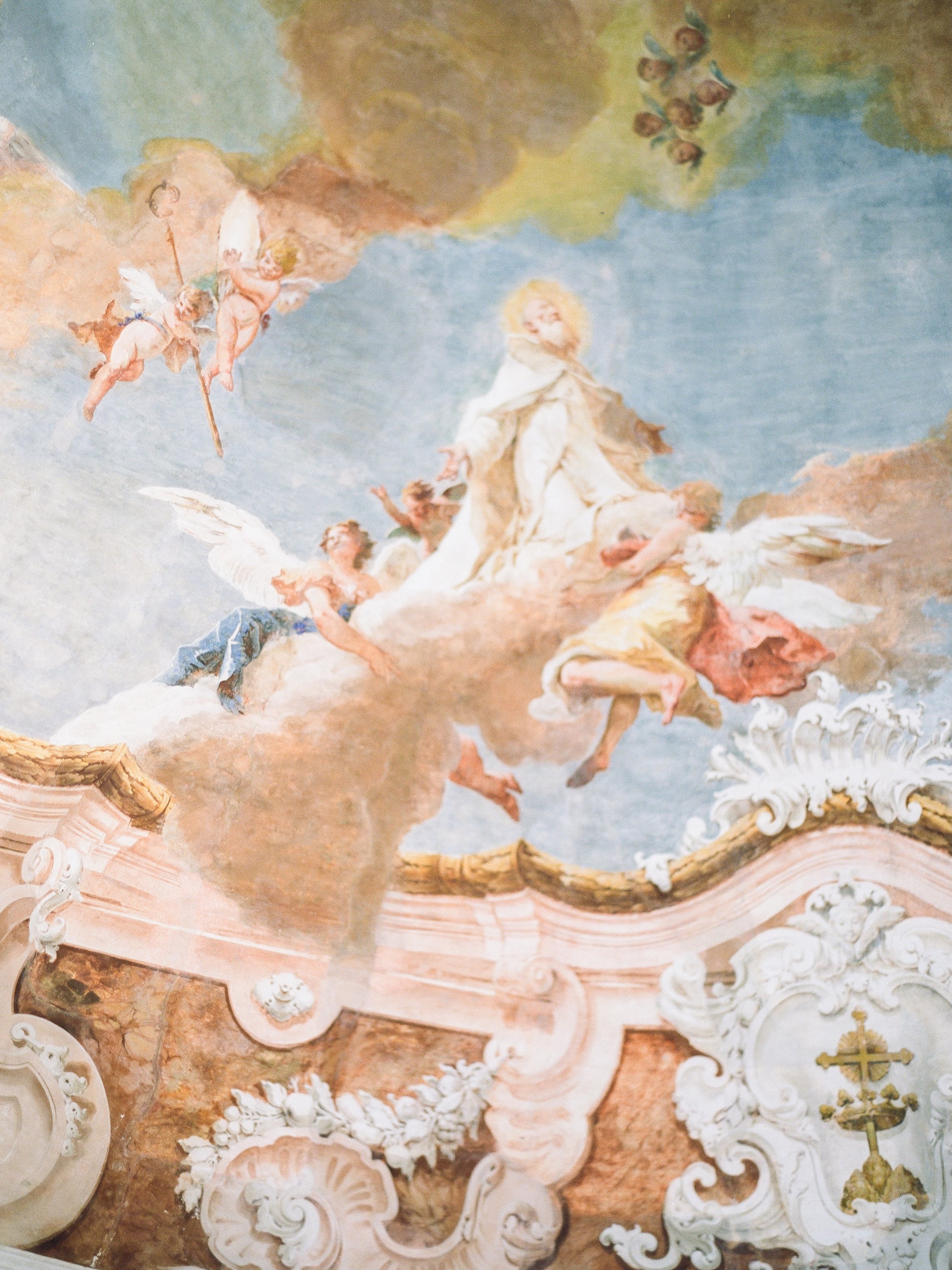The historic ceiling of an amazing church in Venice shot during one of our Destination Weddings 😍

Photo @sandraaberg 

#destinationweddingplanner #gettingmarried #destinationweddingitaly
#bestweddingplanner #venicewedding
