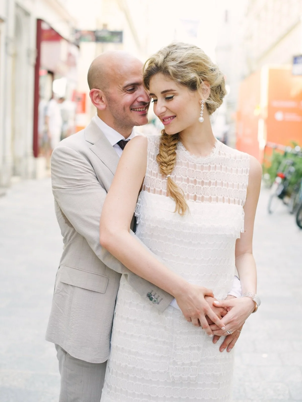 Lebanese destination wedding in Vienna: This is the city couple shoot just before the Welcome Event 🤍

Photo: @stefaniekapraphoto 
As seen on @harpersbazaararabia 
@100_layercake @modwedding and @hochzeitswahn 

#destinationweddingplanner #gettin