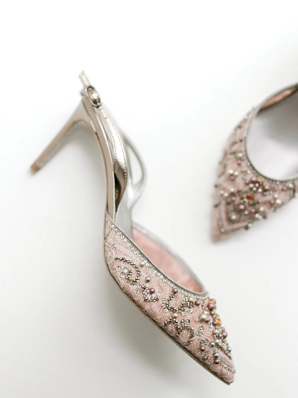 Beuatiful Rene Caovilla bridal shoes captured during getting ready at @imperialvienna 👑

Photo: @peterandveronika 

#destinationweddingplanner #gettingmarried #destinationweddingaustria
#bestweddingplanner #weddingdetails