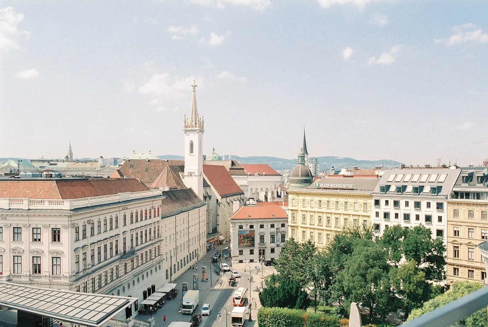 Getting married in Vienna is truly unforgettable!😍

Photo: @stefaniekapraphoto 

#destinationweddingplanner #gettingmarried #destinationweddingaustria
#bestweddingplanner #weddingvienna