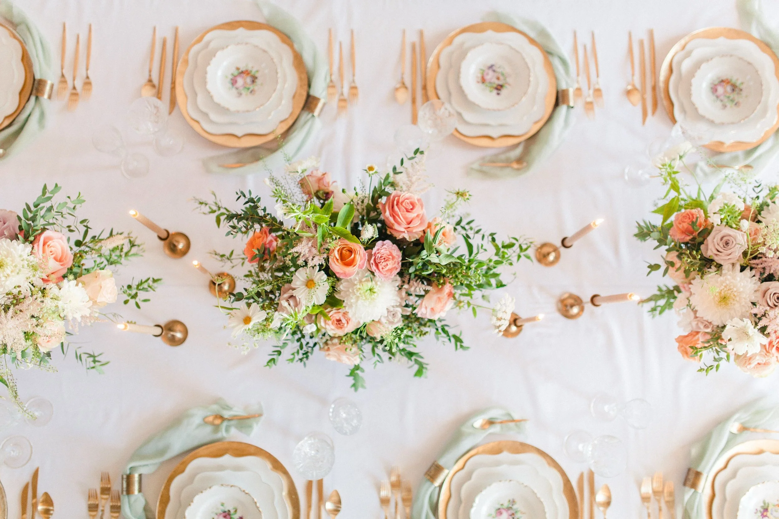 Beautiful tablesetting at @schlossleopoldskron , captured by 
@atelieraberg 💐

#destinationweddingplanner #gettingmarried #destinationweddingaustria
#bestweddingplanner #fineartwedding