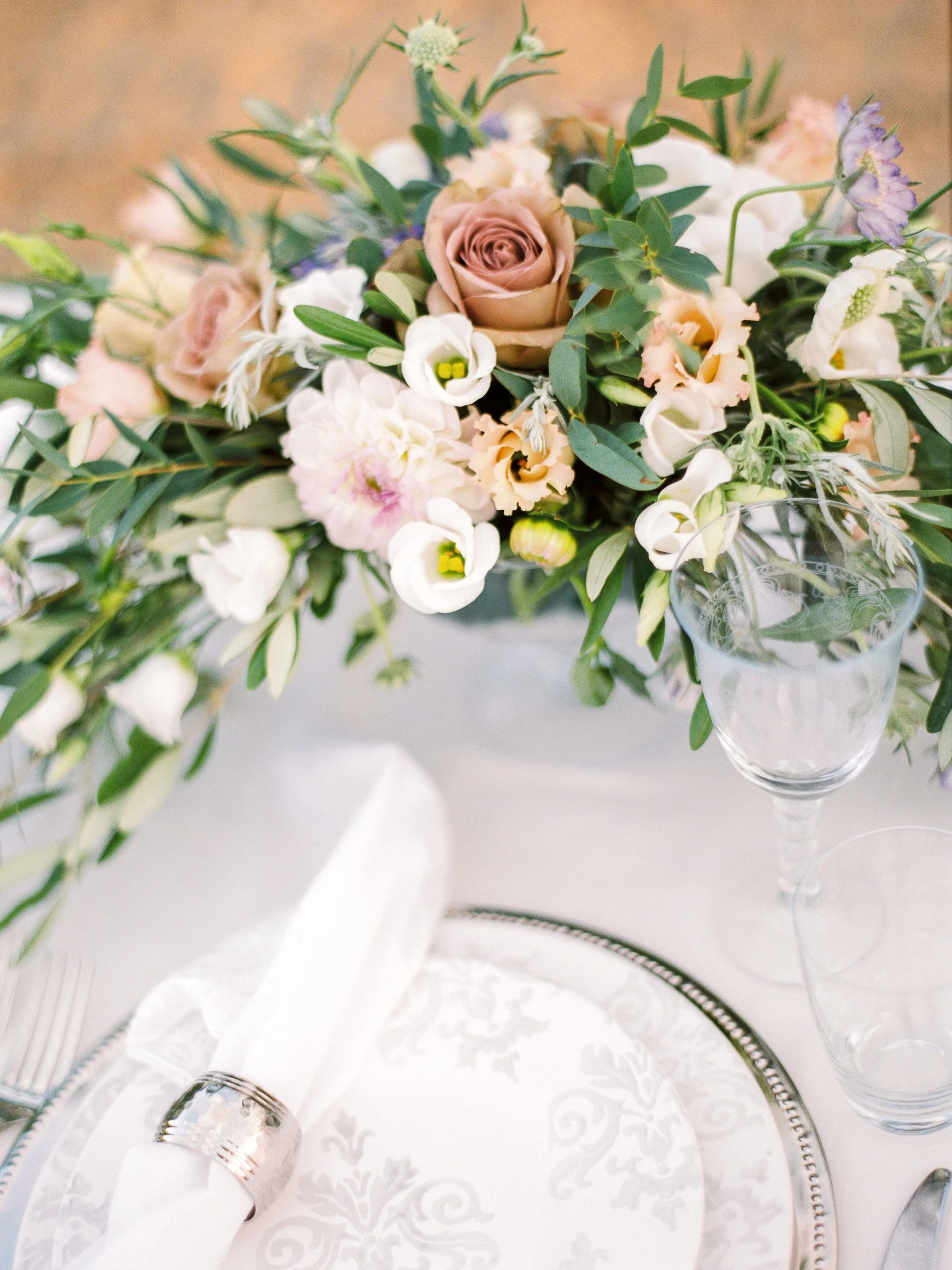 Romantic wedding Tablesetting for beautiful brides 👑
Photo: @dorelieshofer 

#destinationweddingplanner #gettingmarried #destinationweddingaustria
#bestweddingplanner #weddingtablesetting