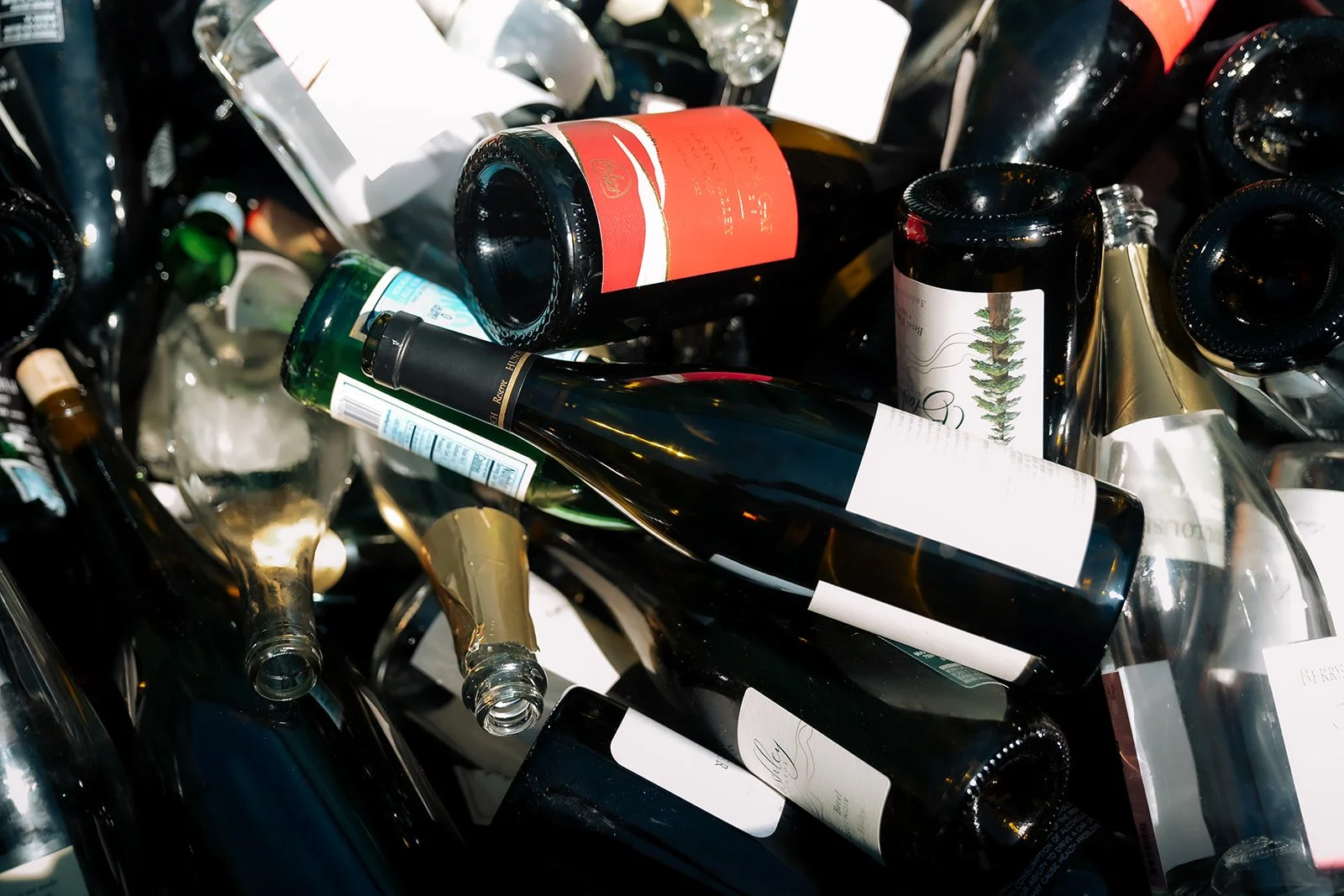 05_18_2024_VMC+GrandTasting+winepours-46_websize.jpg