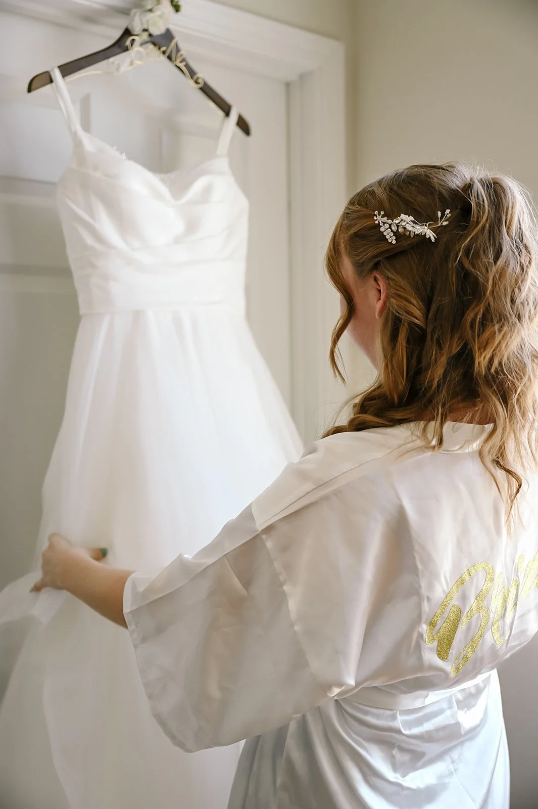 Sarah+Justin+GettingReady (15 of 63)_websize.jpg