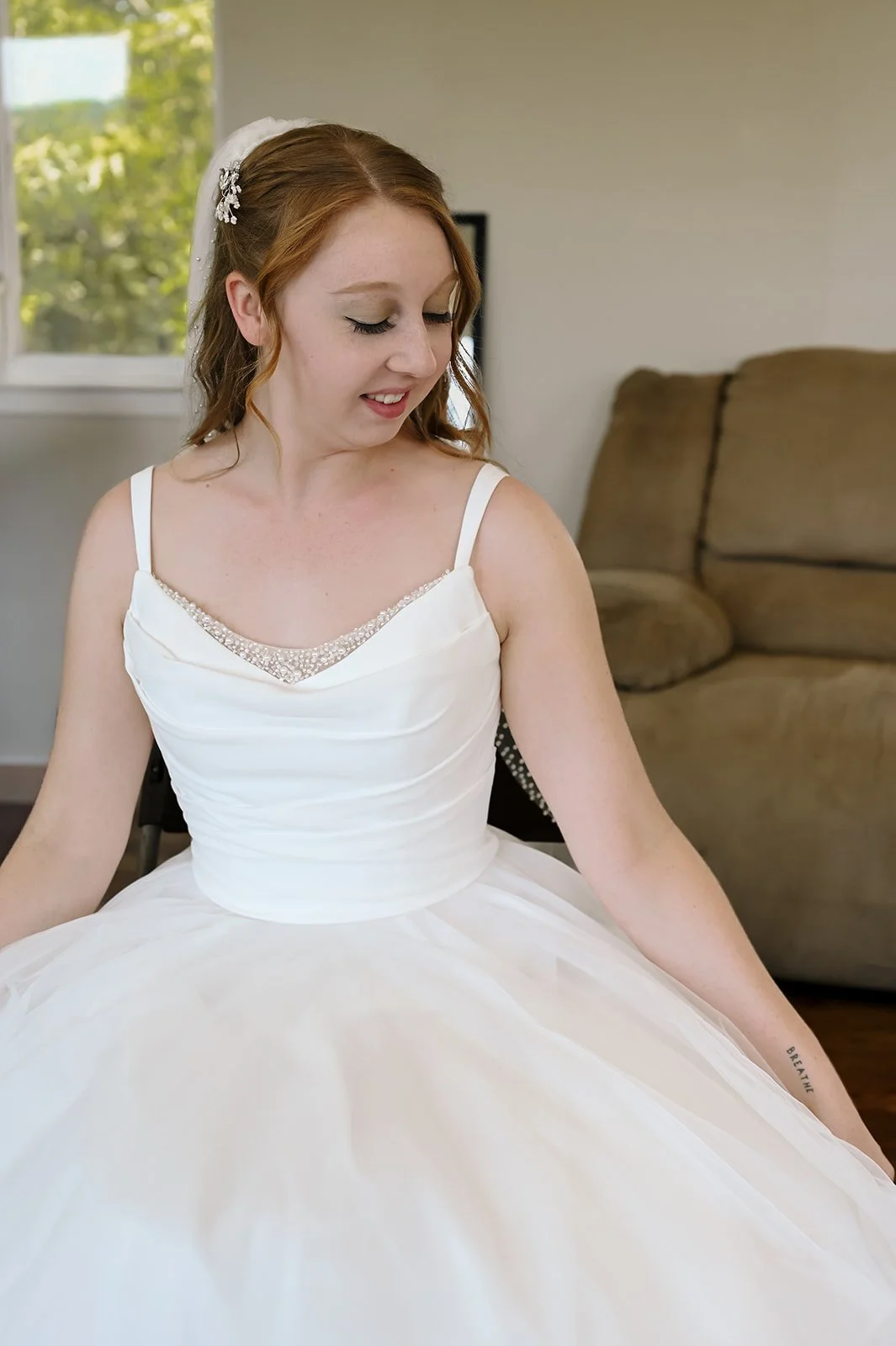 Sarah+Justin+GettingReady (39 of 63)_websize.jpg