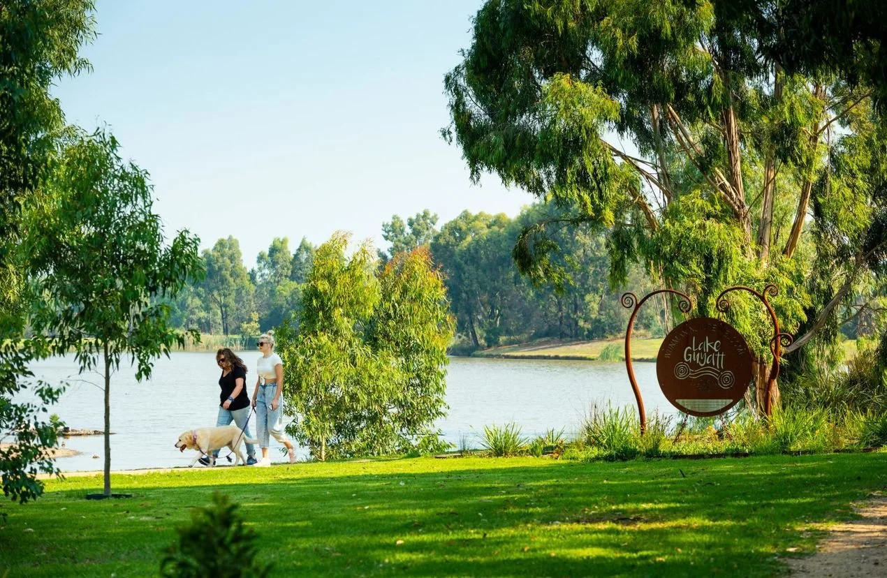 Lake-Guthridge-Sale-people-walking-with-dog-around-lake_5592b0210488f5a8190c72fa41115a6f.jpeg