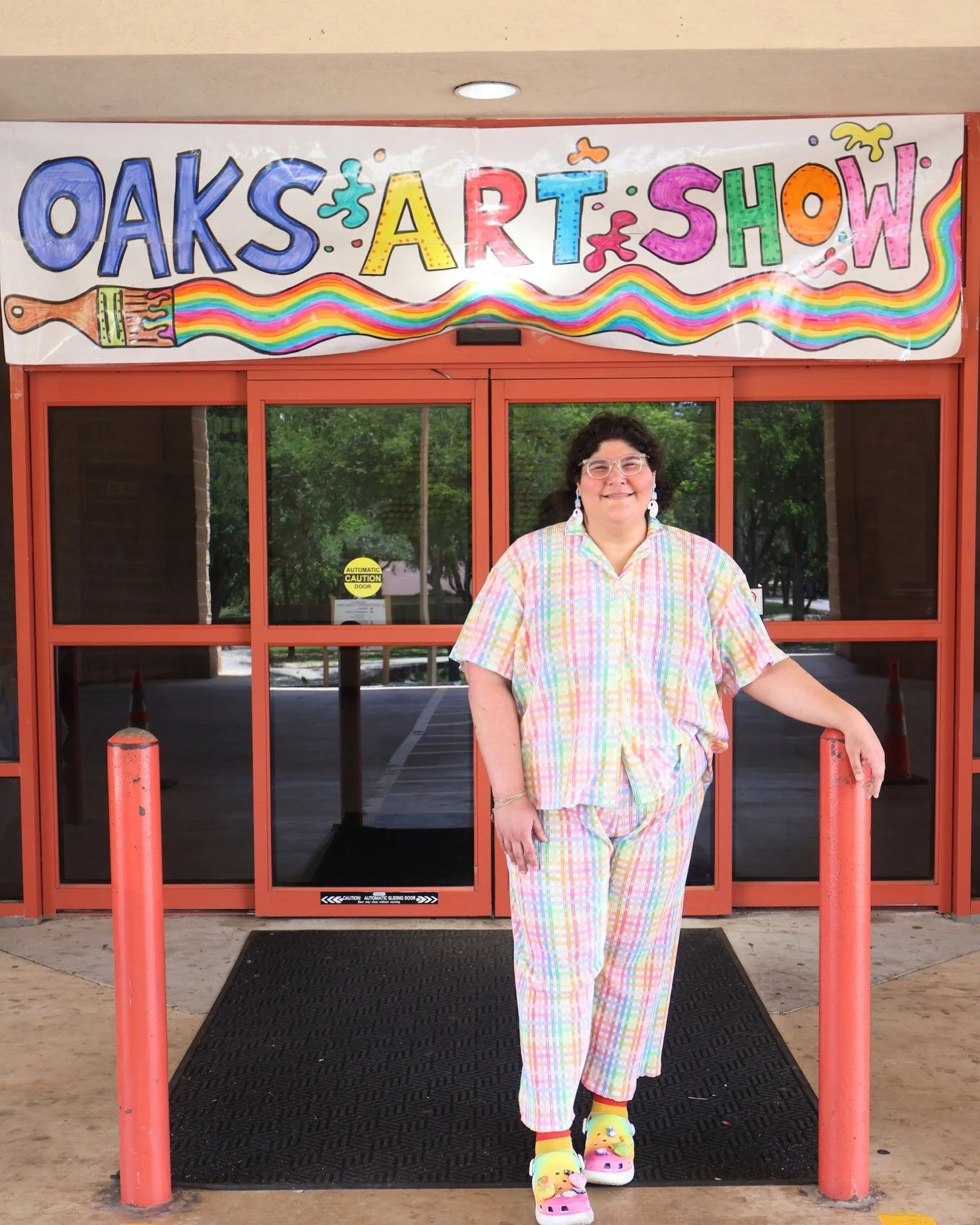 Rocked my rainbow cute wear for the art show and feeling extra artsy 💛🌈✨
Then my students looked at me and said, &ldquo;Ms. Roxy, are you wearing pajamas?&rdquo; Humble beginnings. Humble endings. 😭😂 Featuring my partner in crime, Mrs. Feazel, ke