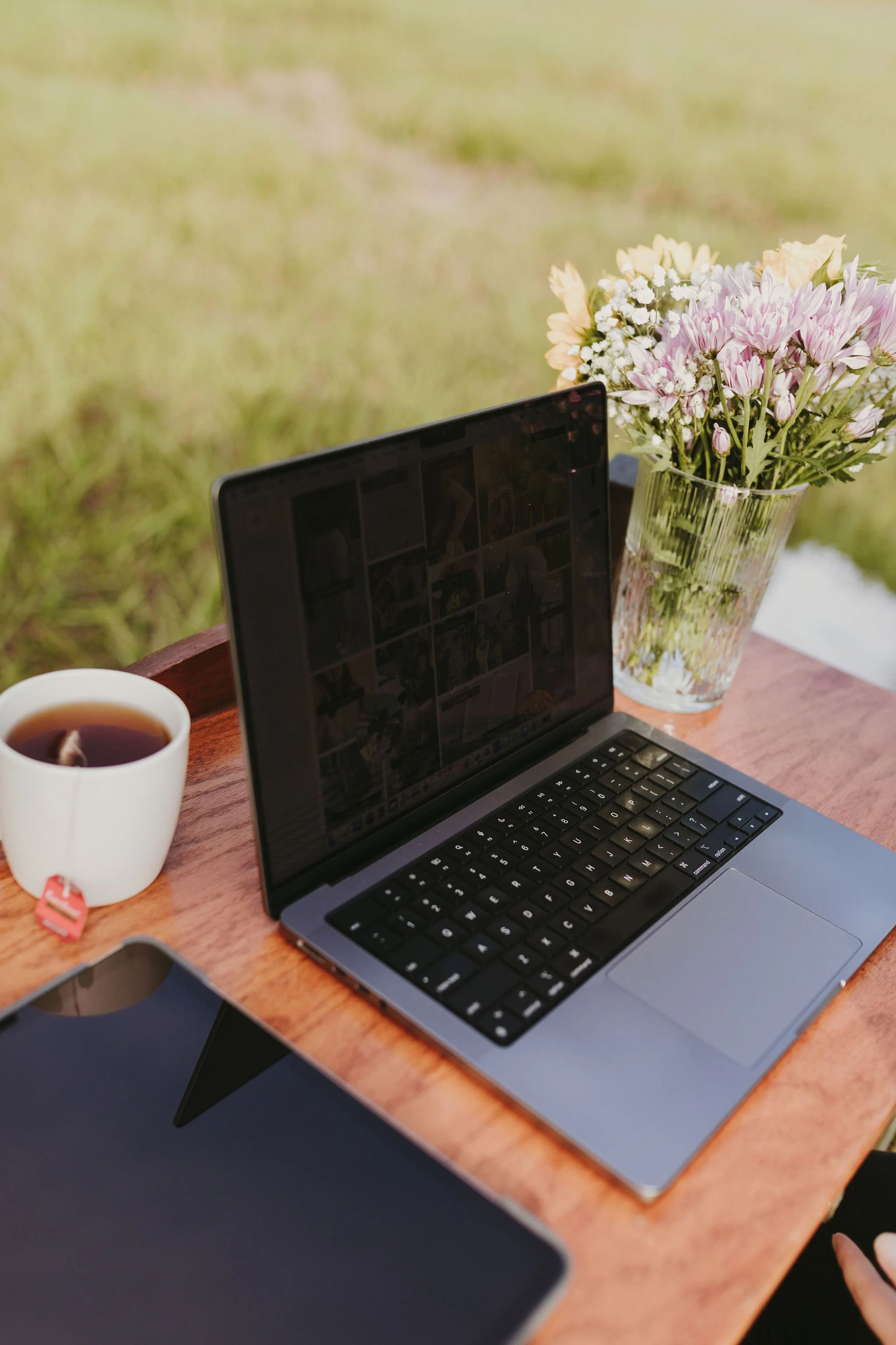 How to Use AI to Overcome Writer's Block (Without Losing Your Voice)