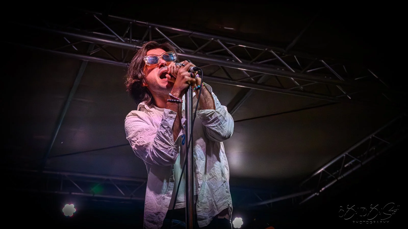 Hotel Mira at Ferris Wheelers, Dallas (Nov 4, 2025): A Raw, Resilient Night That Turned Loss Into Lift