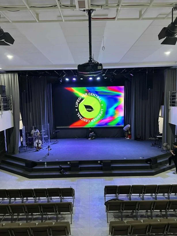 Life Givers Church Central
Quezon City *
P3.91 Indoor Magnetic LED * 6m (W) x 3m (H)