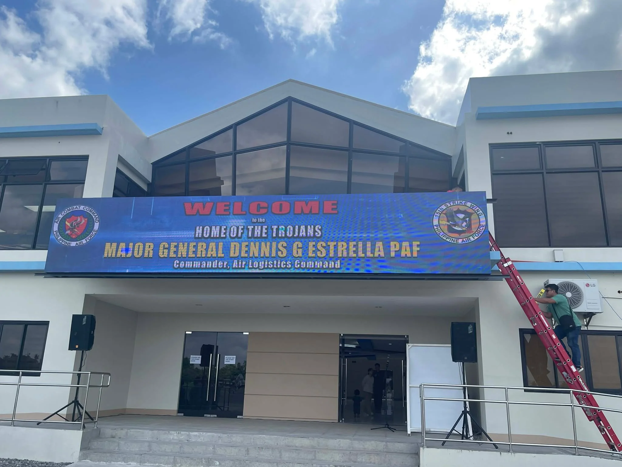 PHILIPPINE AIRFORCE 15TH STRIKE WING IN LUMBIA
CAGAYAN DE ORO
P6 Outdoor Fixed Cabinet * 1.536M x 9.216M