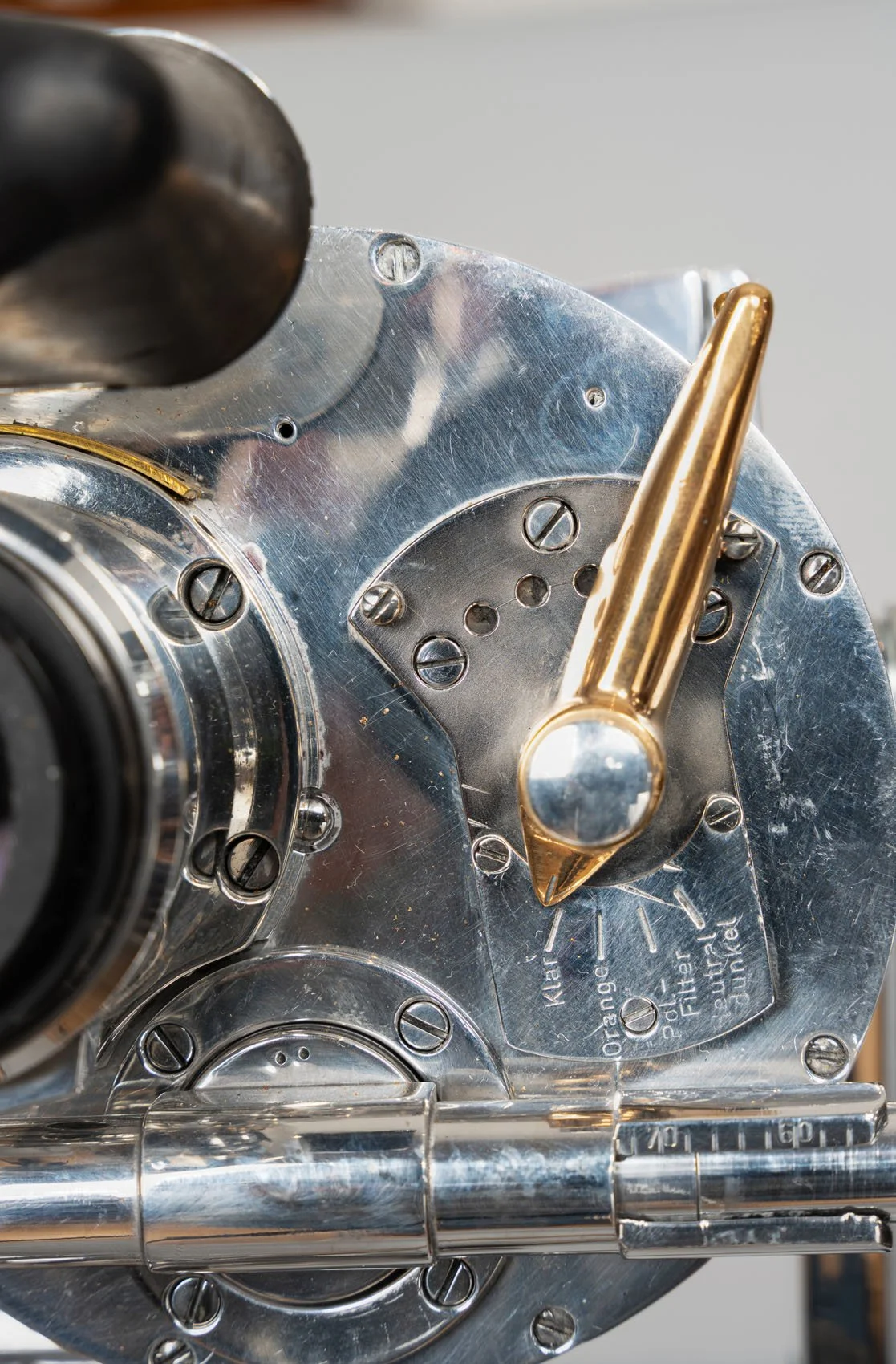 Carl Zeiss DF 8×60 filter selector detail: Klar, Orange, Pol. Filter, Neutral, Dunkel