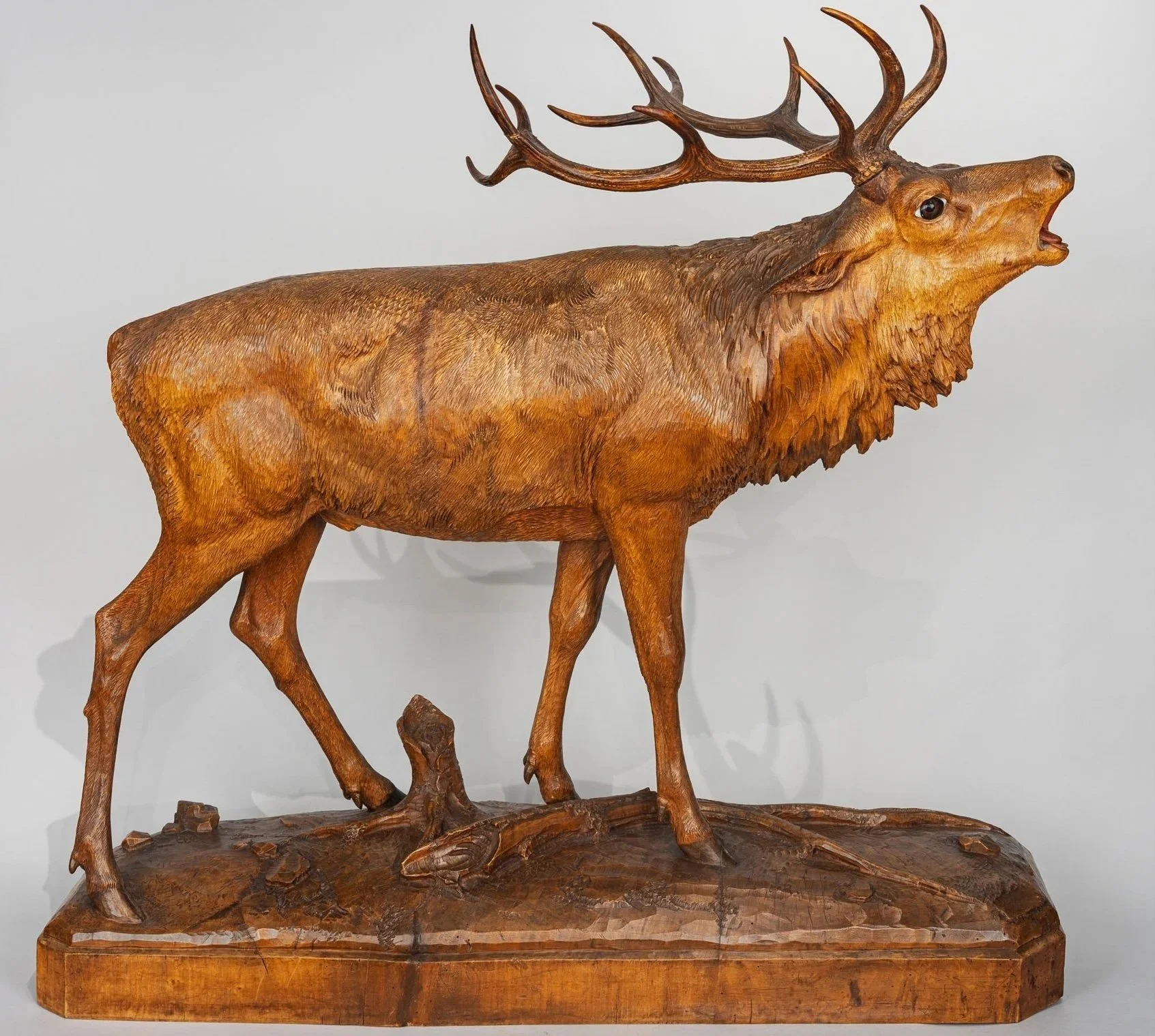 Black Forest Carvings: A Collector's Guide to the Swiss Art of Brienz