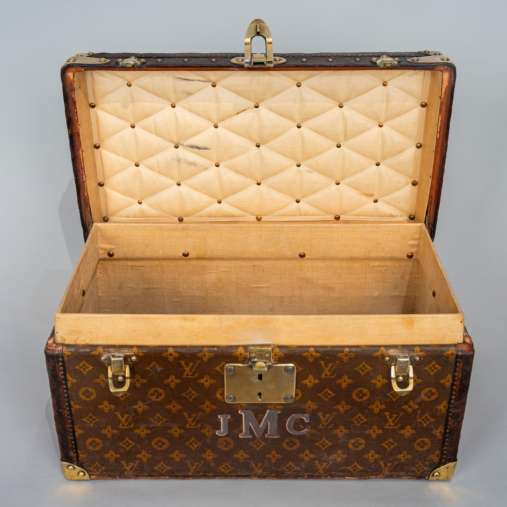 Louis Vuitton 1905 trunk interior, quilted linen lid — Daniels Antiques