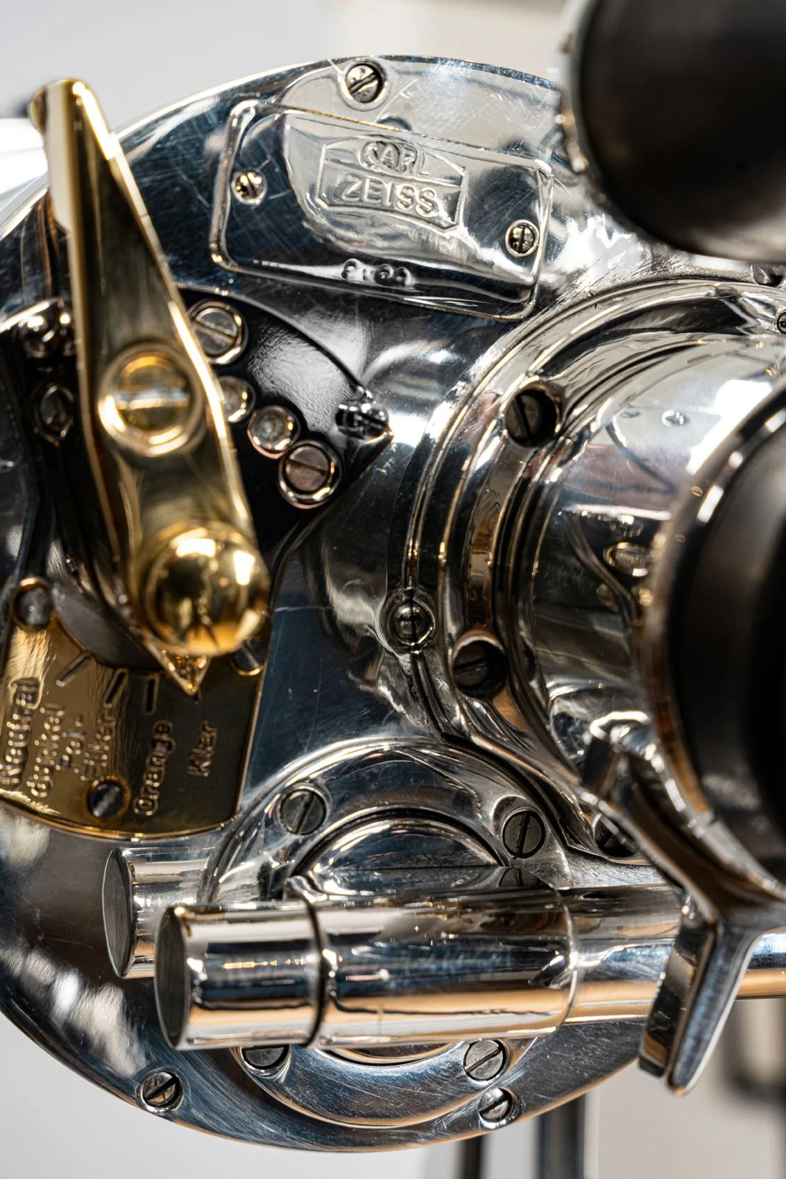 daniels-antiques-carl-zeiss-naval-binocular-1962-maker-plate-filter-detail.jpg