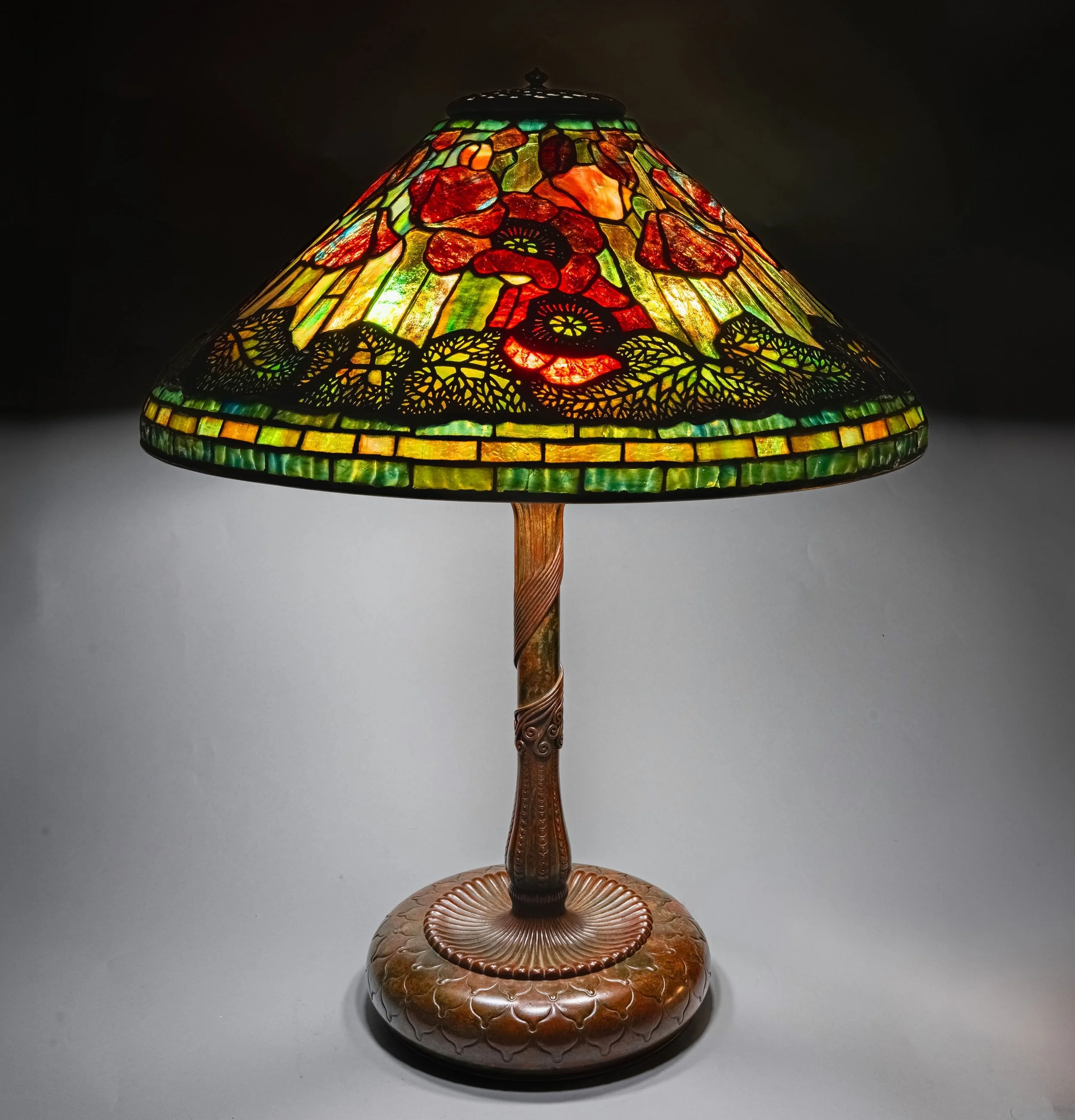 Tiffany Studios Poppy table lamp front view, leaded glass and bronze, circa 1910 — Daniels Antiques