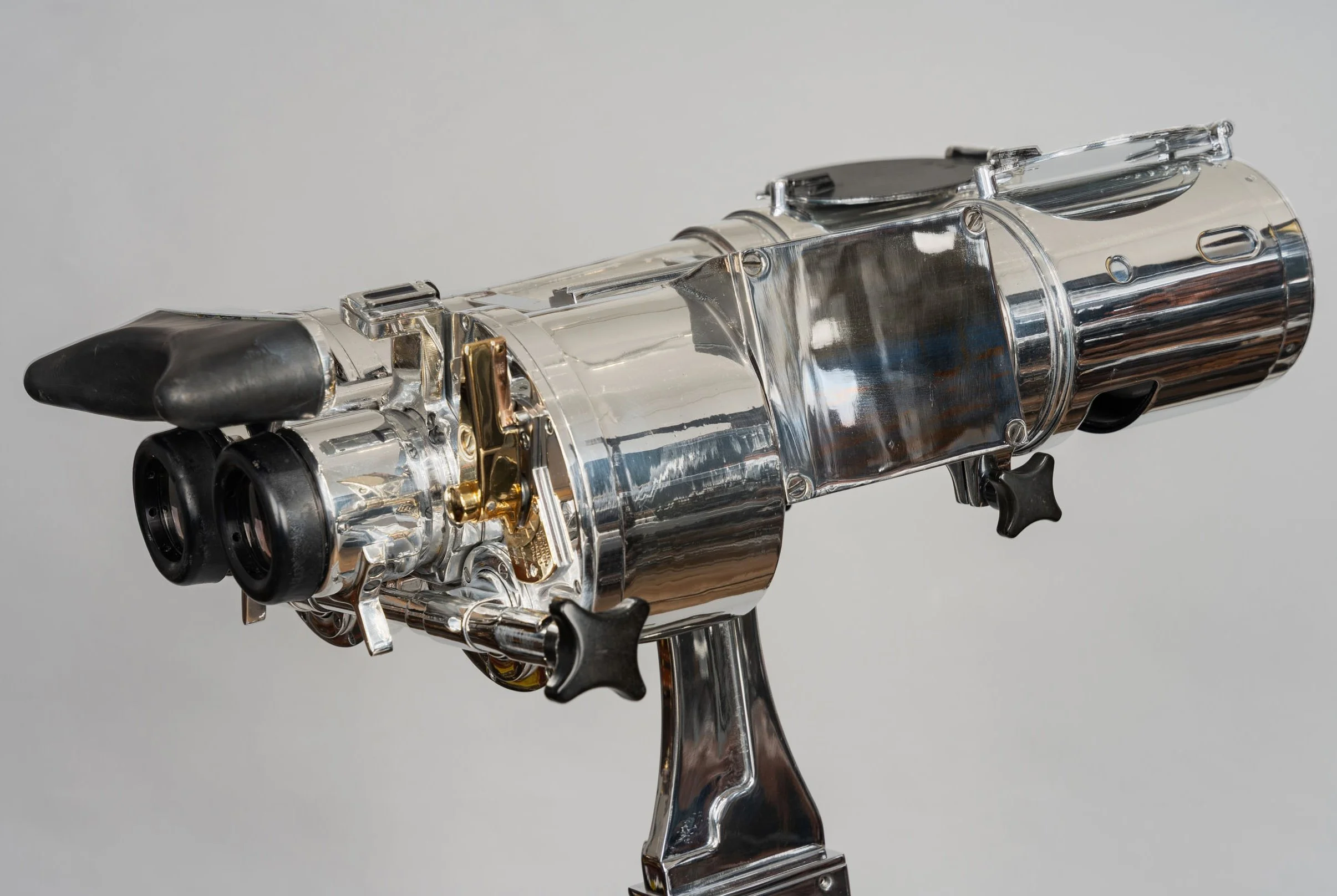 Carl Zeiss Cold War NATO naval binocular DF 8×60 side profile view, c. 1962 — Daniels Antiques