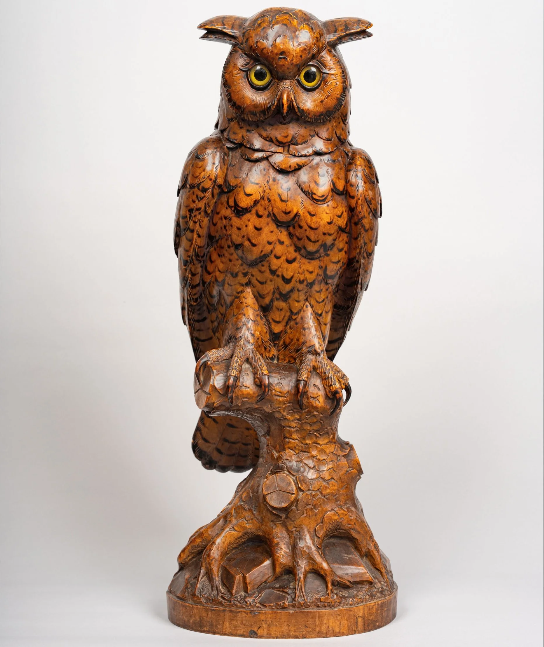 Black Forest Carved Owl, Attributed to the Ruef Brothers, Brienz, circa 1880