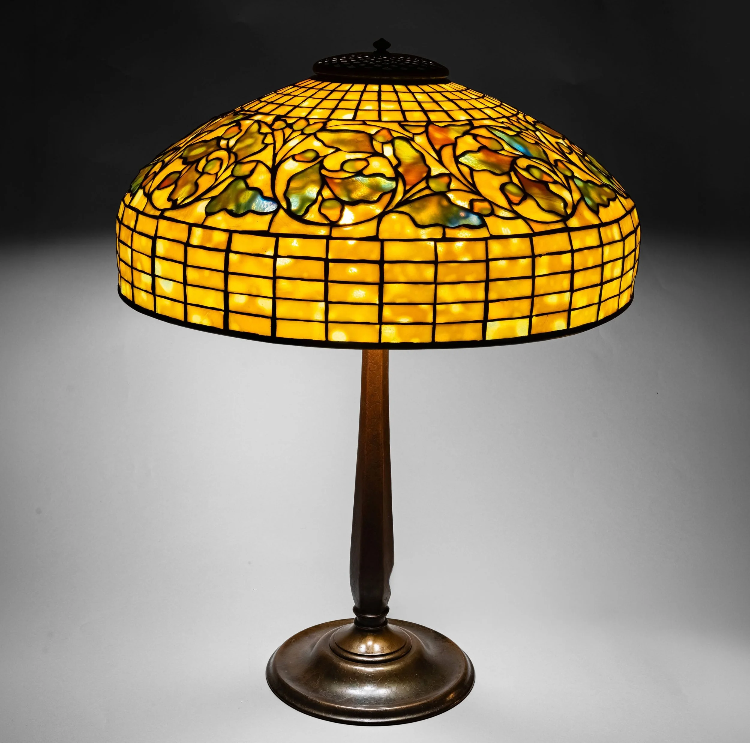 Tiffany Studios Swirling Oak Leaf Table Lamp, circa 1910
