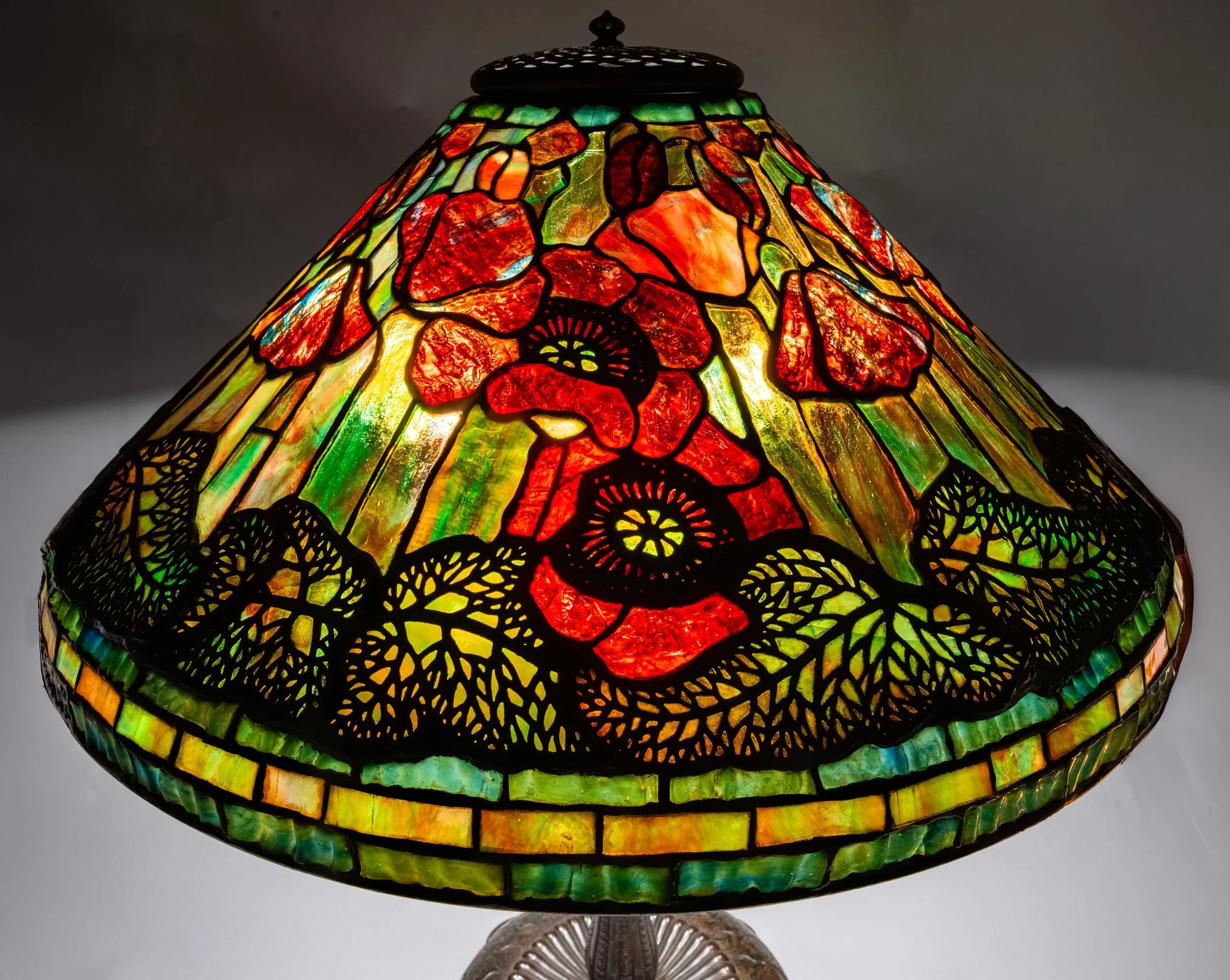 Tiffany Studios Poppy lamp front detail, iridescent red and orange leaded glass — Daniels Antiques