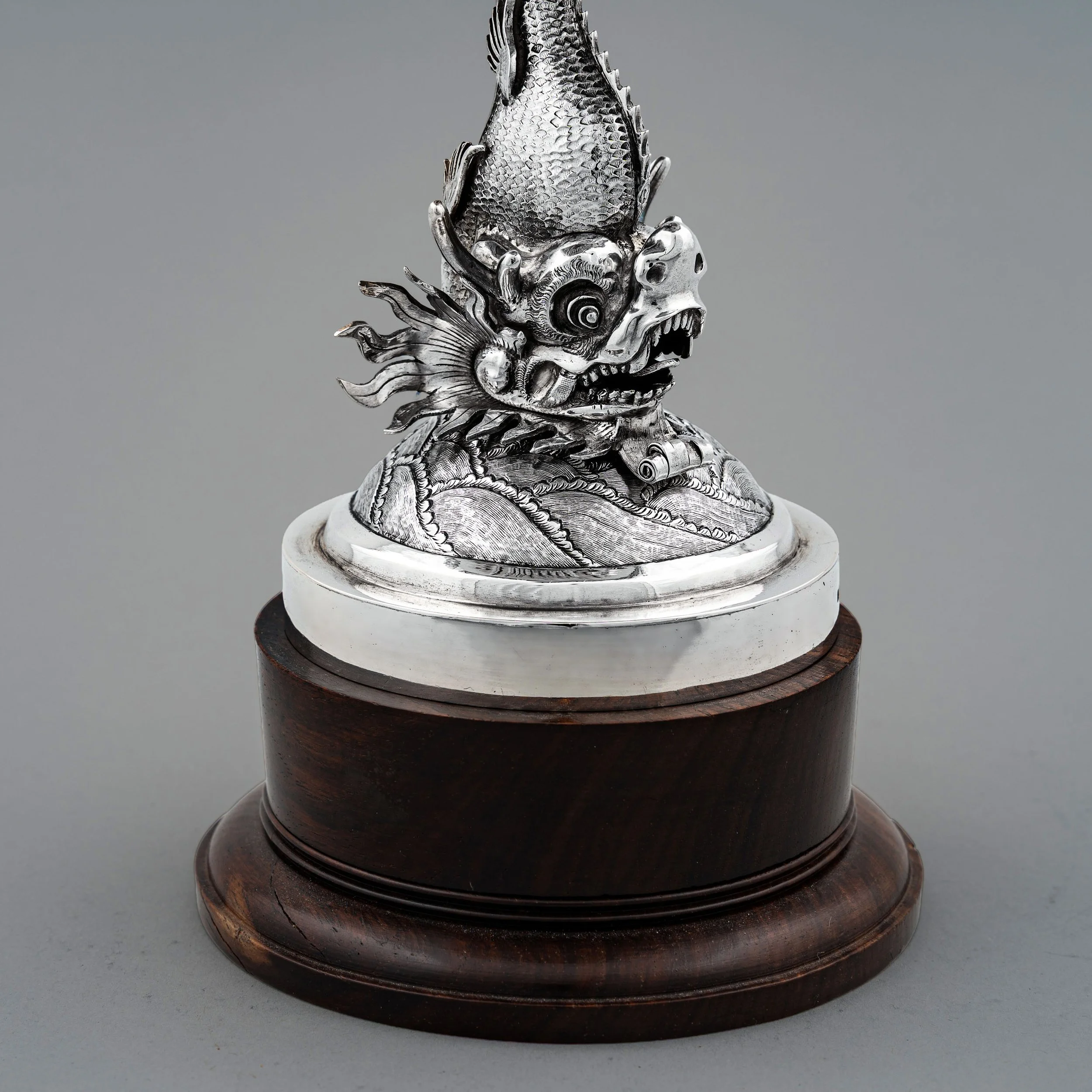Chinese export silver comport, Wang Hing, circa 1895, sea dragon stem detail, hardwood plinth — Daniels Antiques.