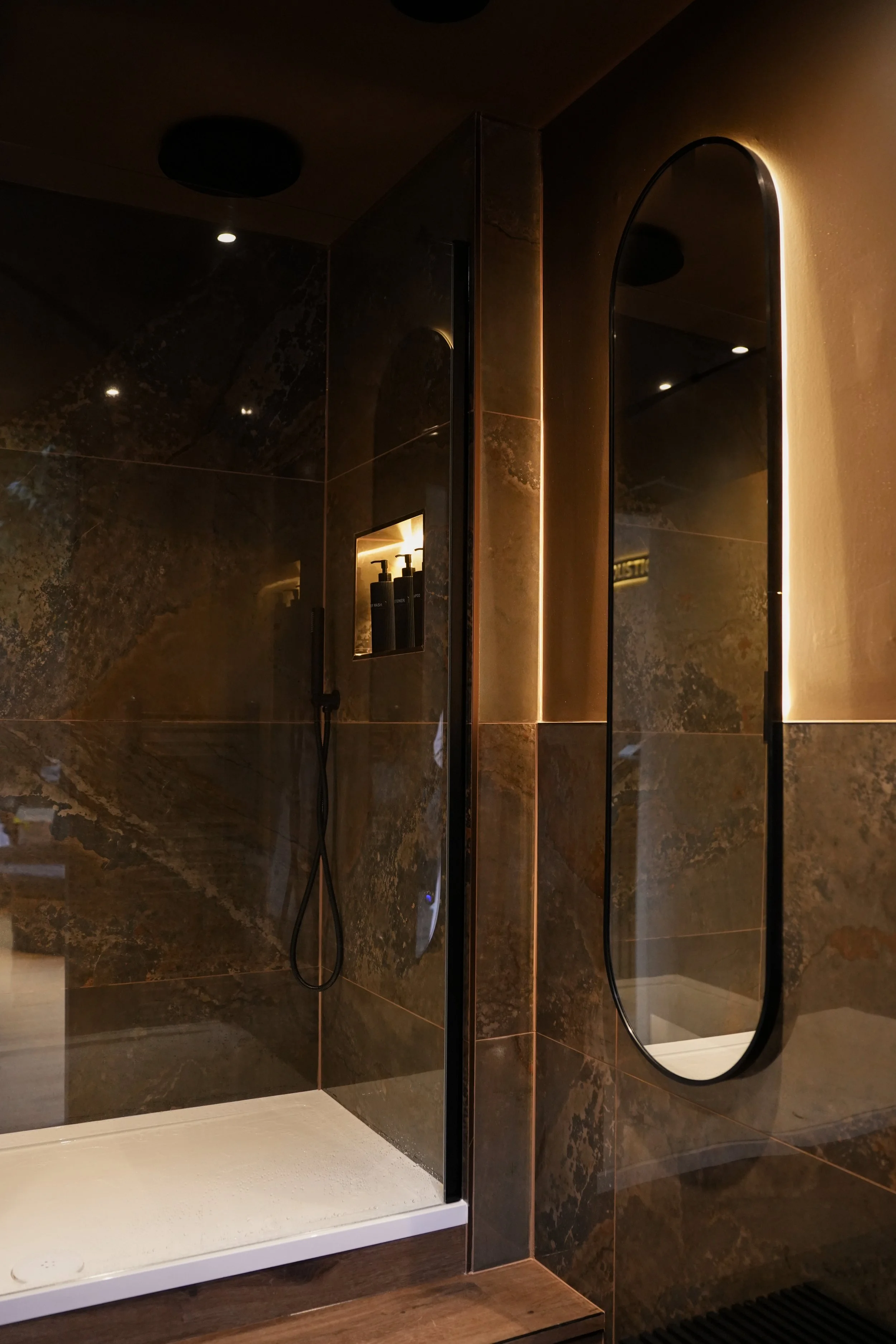 Shower facilities at THW Tradeston