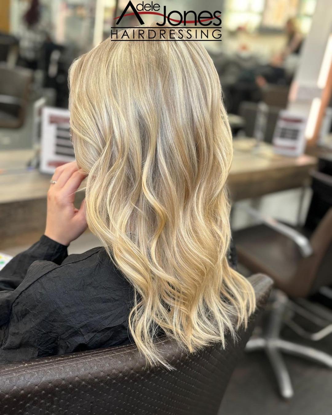 https://tinyurl.com/9tekmdu5
Buttery Bright Blonde Created by Our Stylist Len.
-
-
#hair #adelejoneshairdressing #barnsley #barnsleyhairdresser #ghd #schwarzkopf #schwarzkopfprofessional #chromaidschwarzkopf #toner #foils