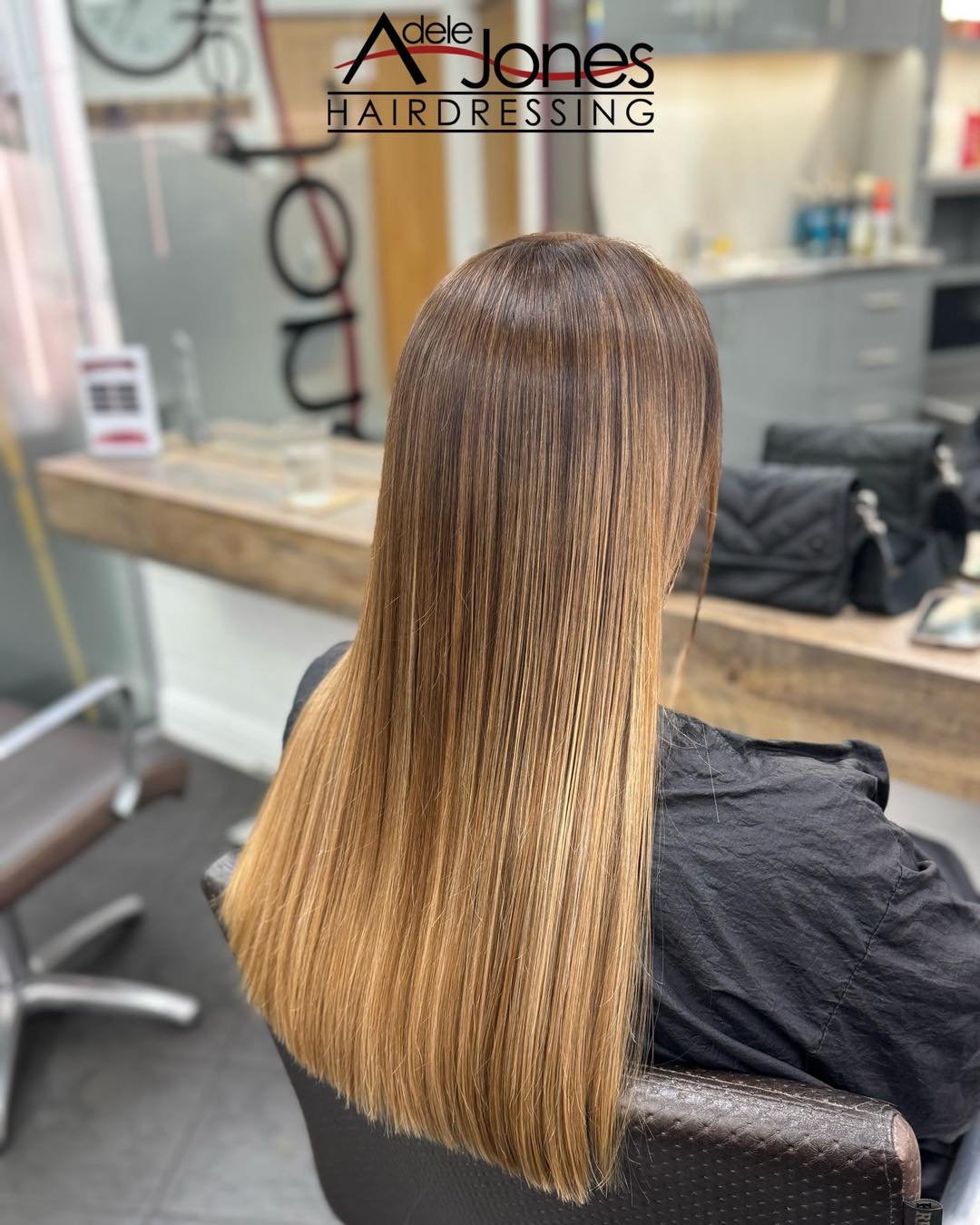 http://goo.gl/C6wQSO
Natural Balayage created by our Artistic Director Liv.
-
-
#hair #adelejoneshairdressing #barnsley #barnsleyhairdresser #ghd #schwarzkopf #schwarzkopfprofessional #chromaidschwarzkopf #toner #foils