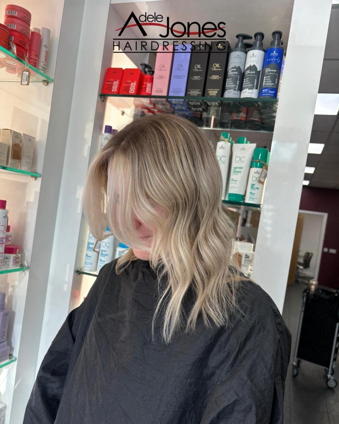 http://goo.gl/C6wQSO
Bright Lived in Blonde created by our Salon director Lauren.
-
-
#hair #adelejoneshairdressing #barnsley #barnsleyhairdresser #ghd #schwarzkopf #schwarzkopfprofessional #chromaidschwarzkopf #toner #foils