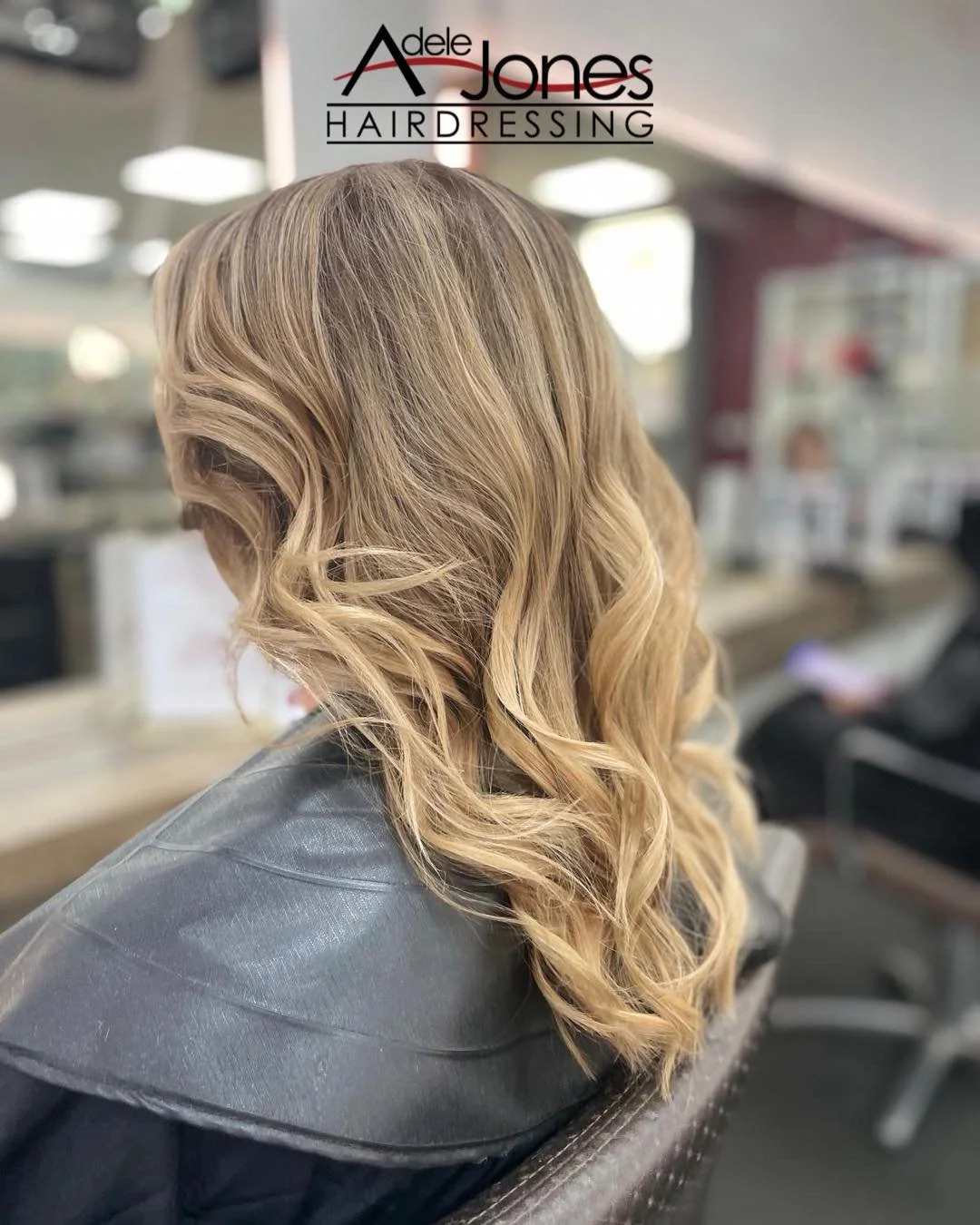 http://goo.gl/C6wQSO
Blonde foils created by our Stylist Len.
-
-
#hair #adelejoneshairdressing #barnsley #barnsleyhairdresser #ghd #schwarzkopf #schwarzkopfprofessional #chromaidschwarzkopf #toner #foils