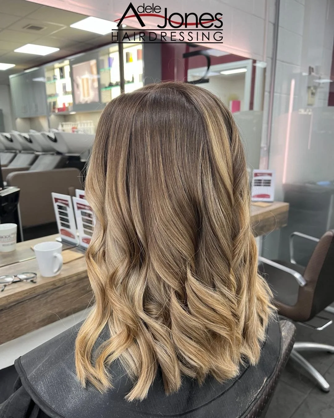 https://tinyurl.com/9tekmdu5
Natural Balayage created by our Stylist Libby.
-
-
#hair #adelejoneshairdressing #barnsley #barnsleyhairdresser #ghd #schwarzkopf #schwarzkopfprofessional #chromaidschwarzkopf #toner #foils